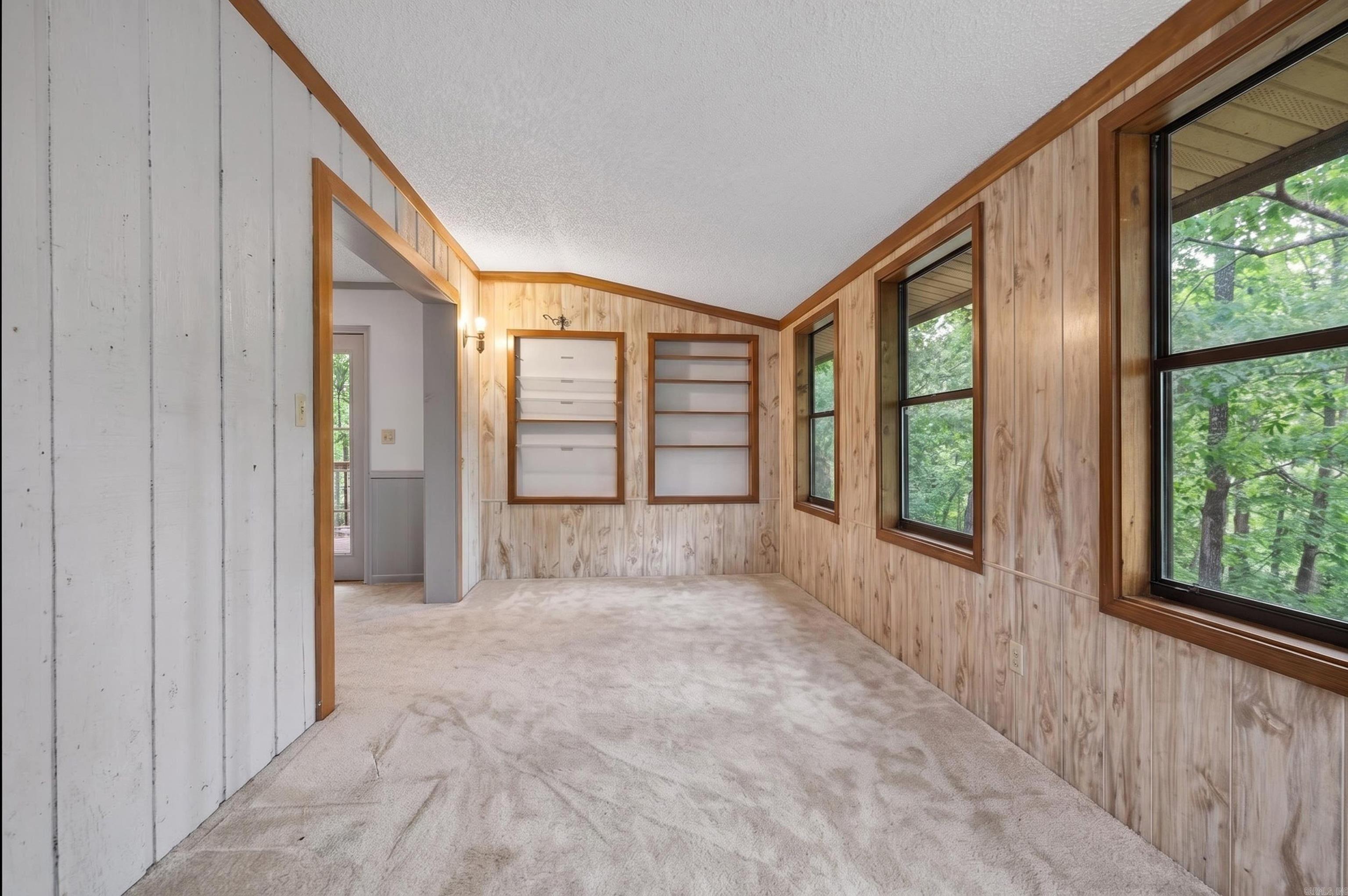 48 N Badalona Drive Property Photo 9