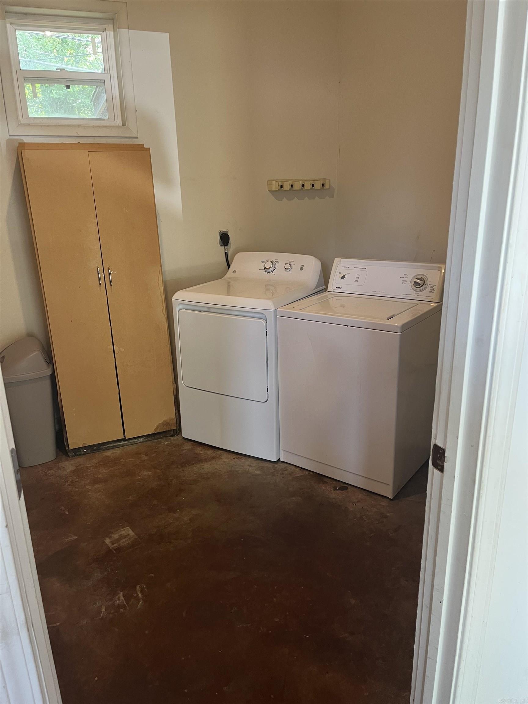 4413 N Locust St Property Photo 14