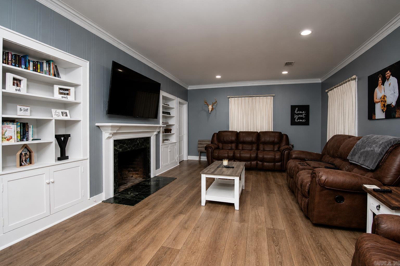764 Graham Street Property Photo 4