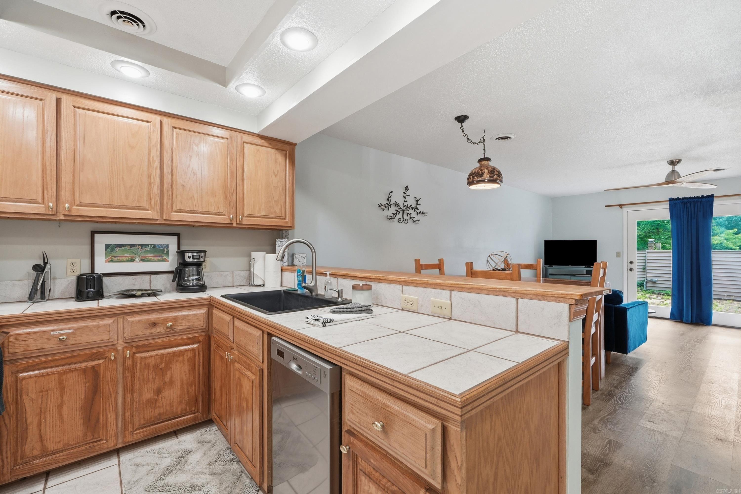 135 Hillview Dr #44 44 Property Photo 8