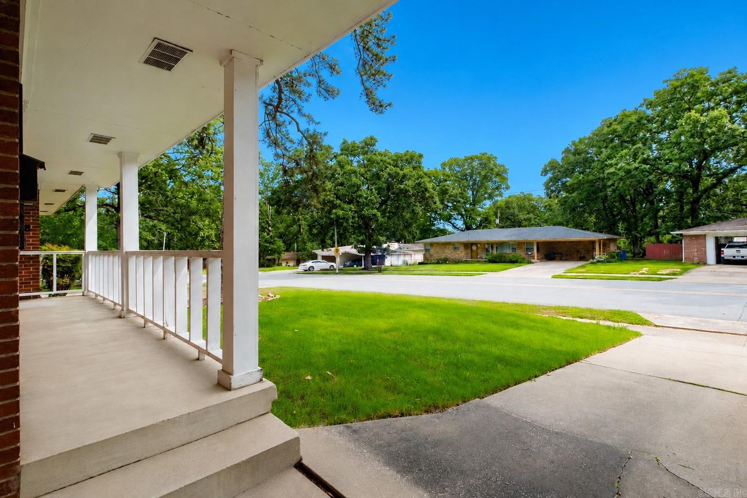 1707 Crestwood Road Property Photo 5