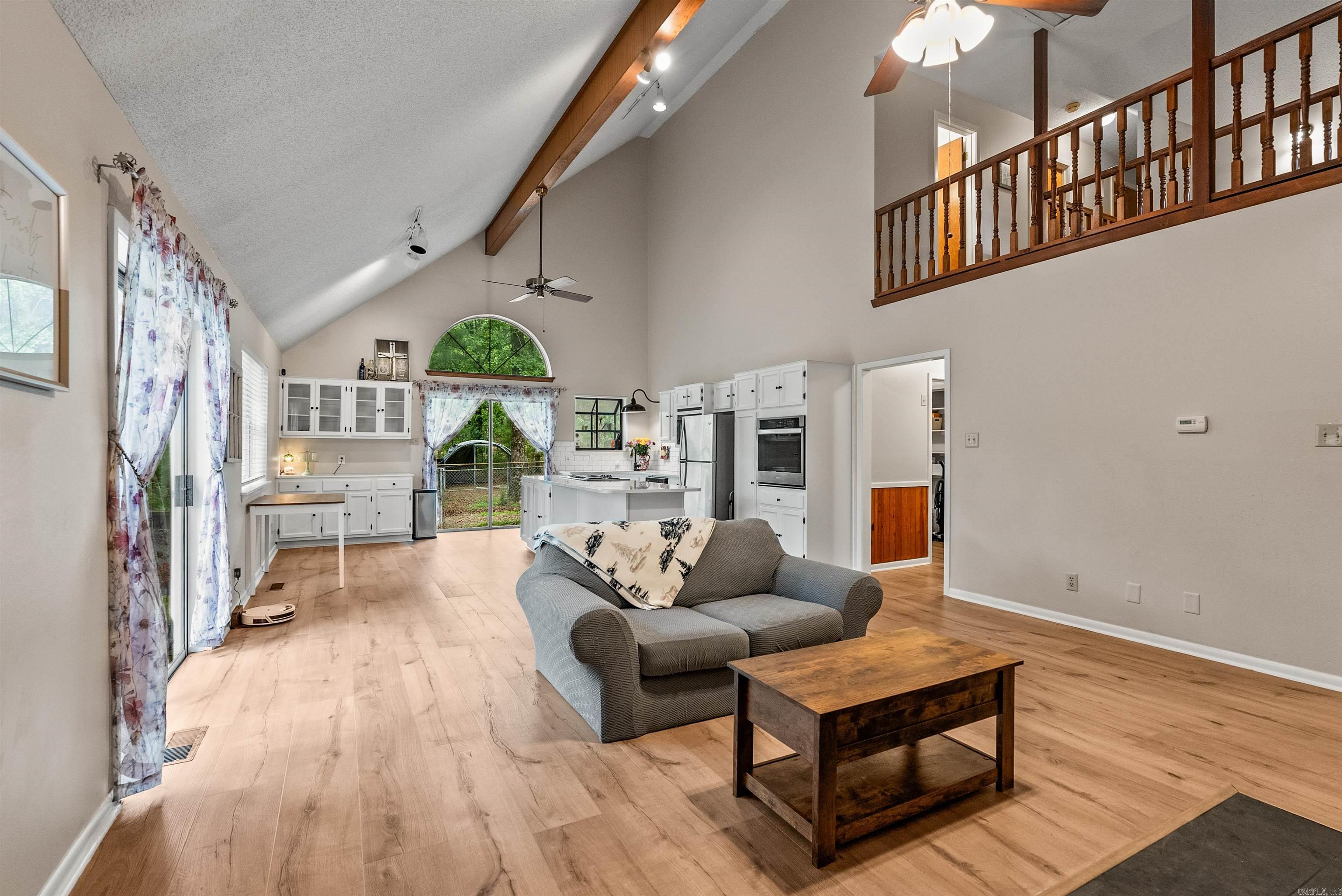 15807 Hunter Lane Property Photo 8