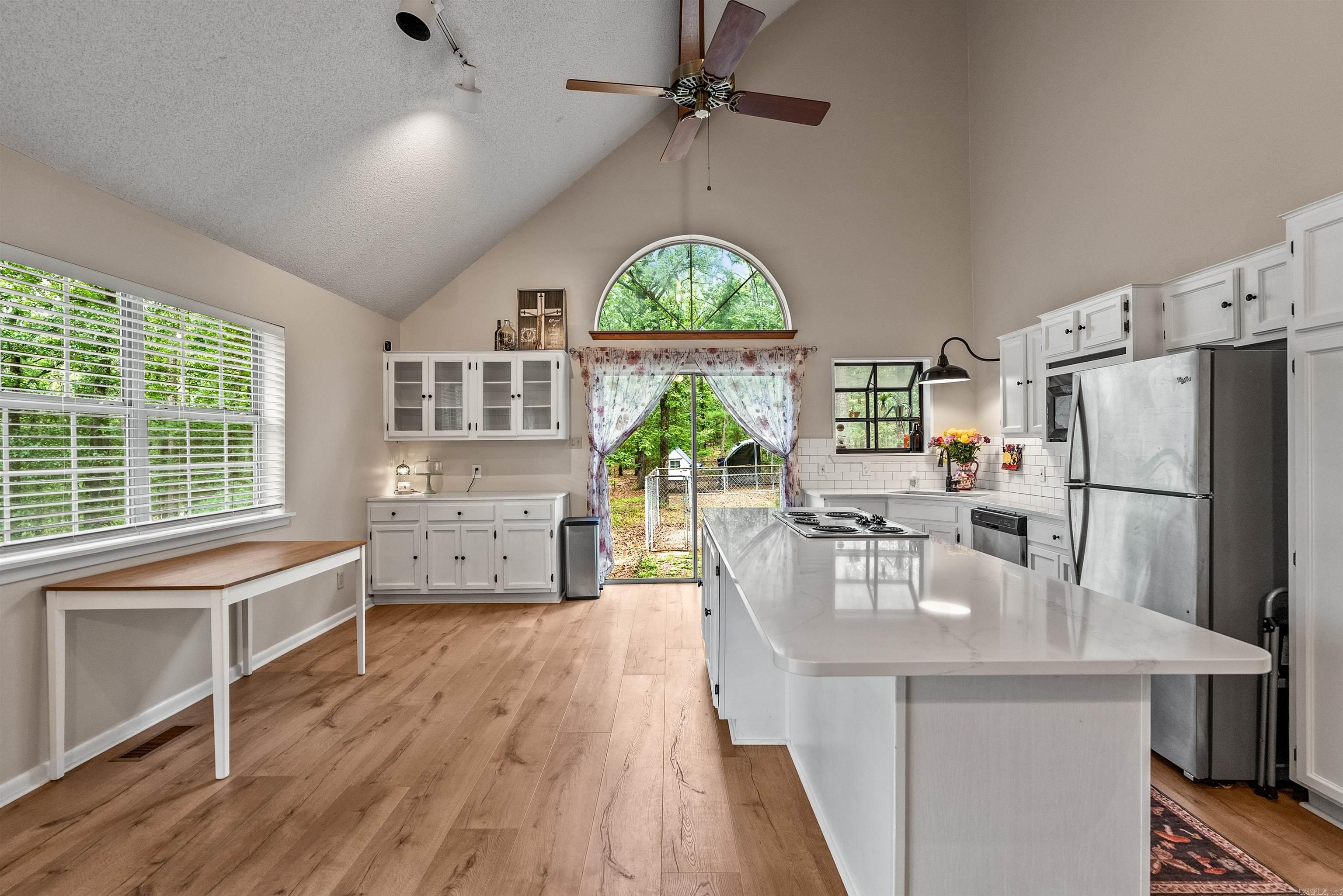 15807 Hunter Lane Property Photo 12