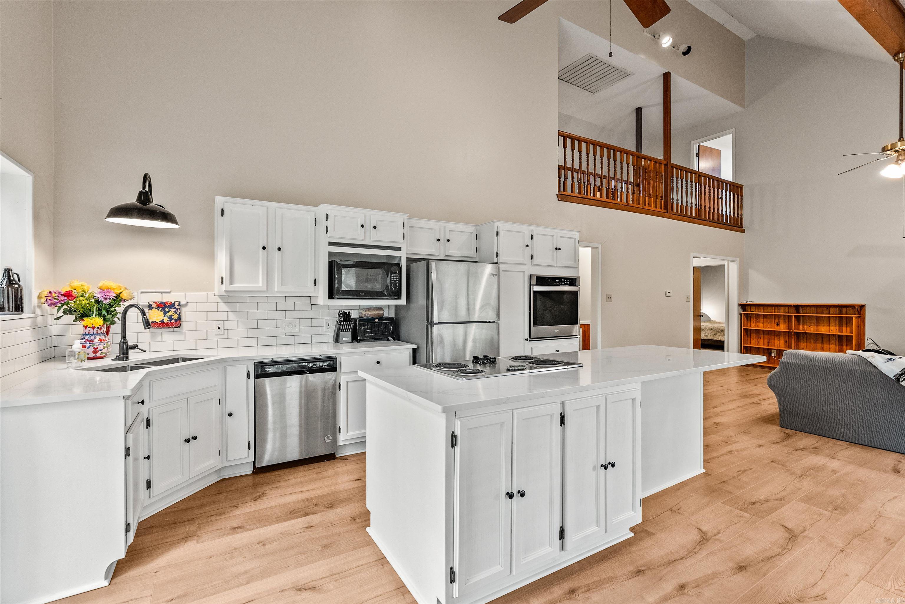 15807 Hunter Lane Property Photo 14