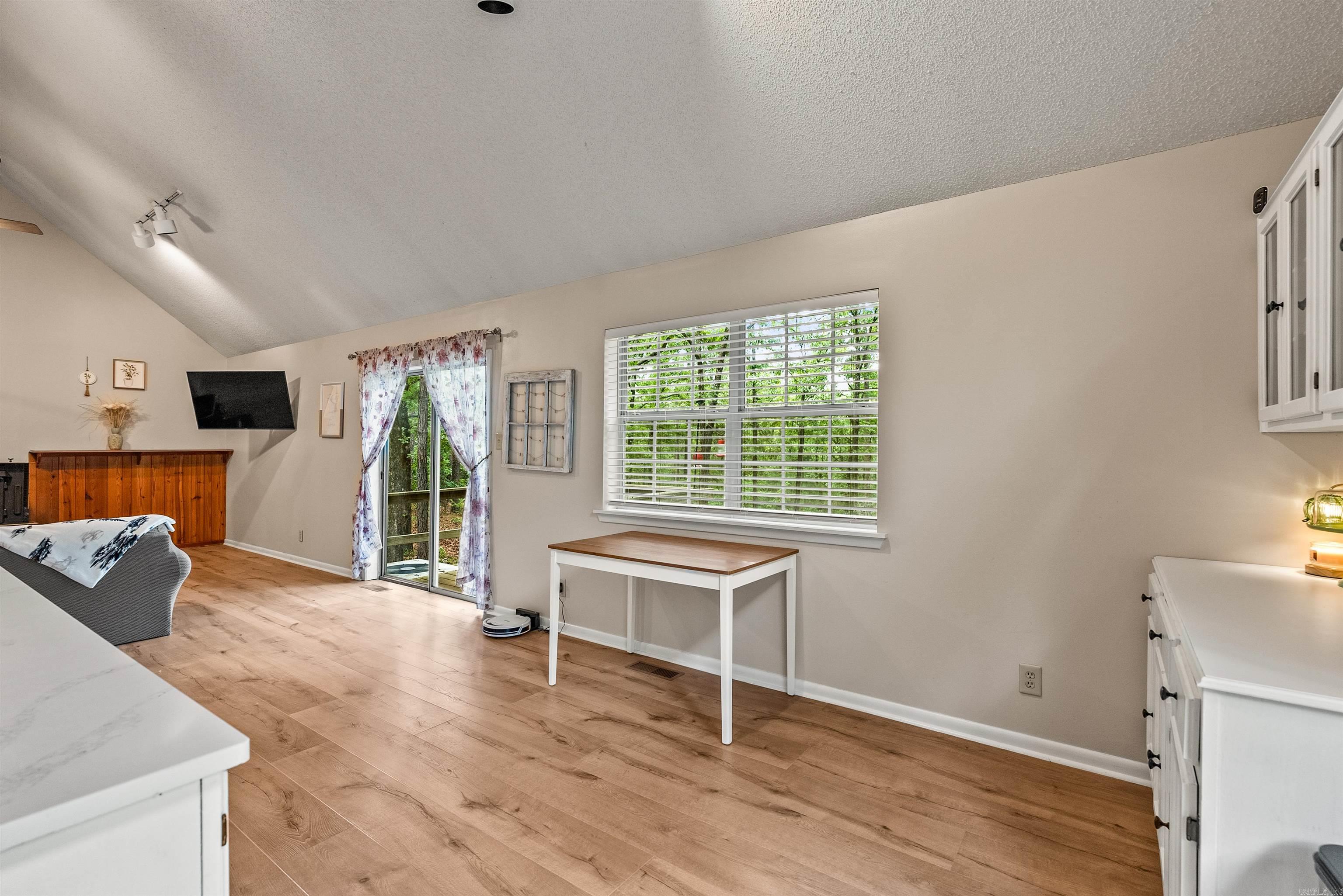 15807 Hunter Lane Property Photo 17
