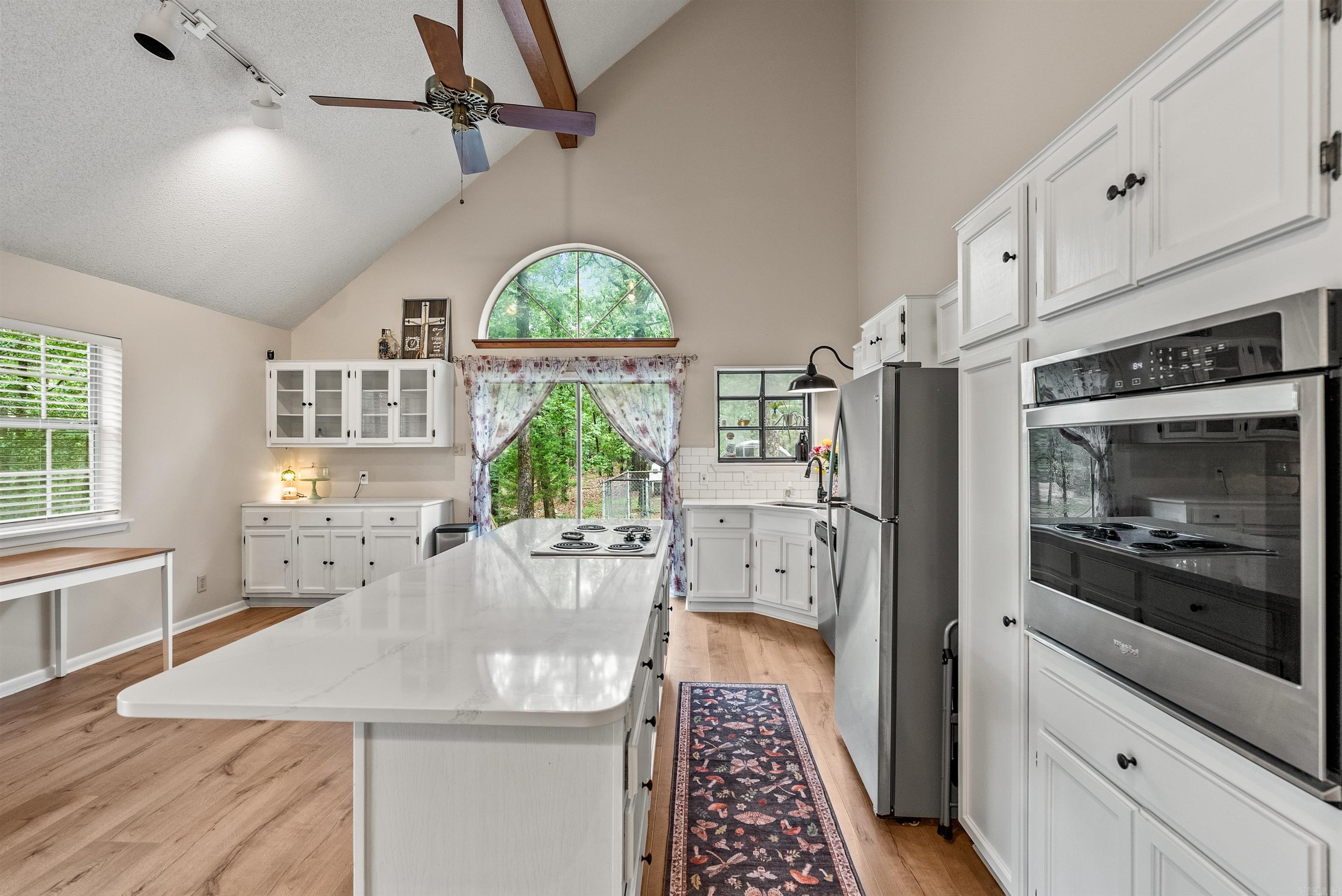 15807 Hunter Lane Property Photo 18