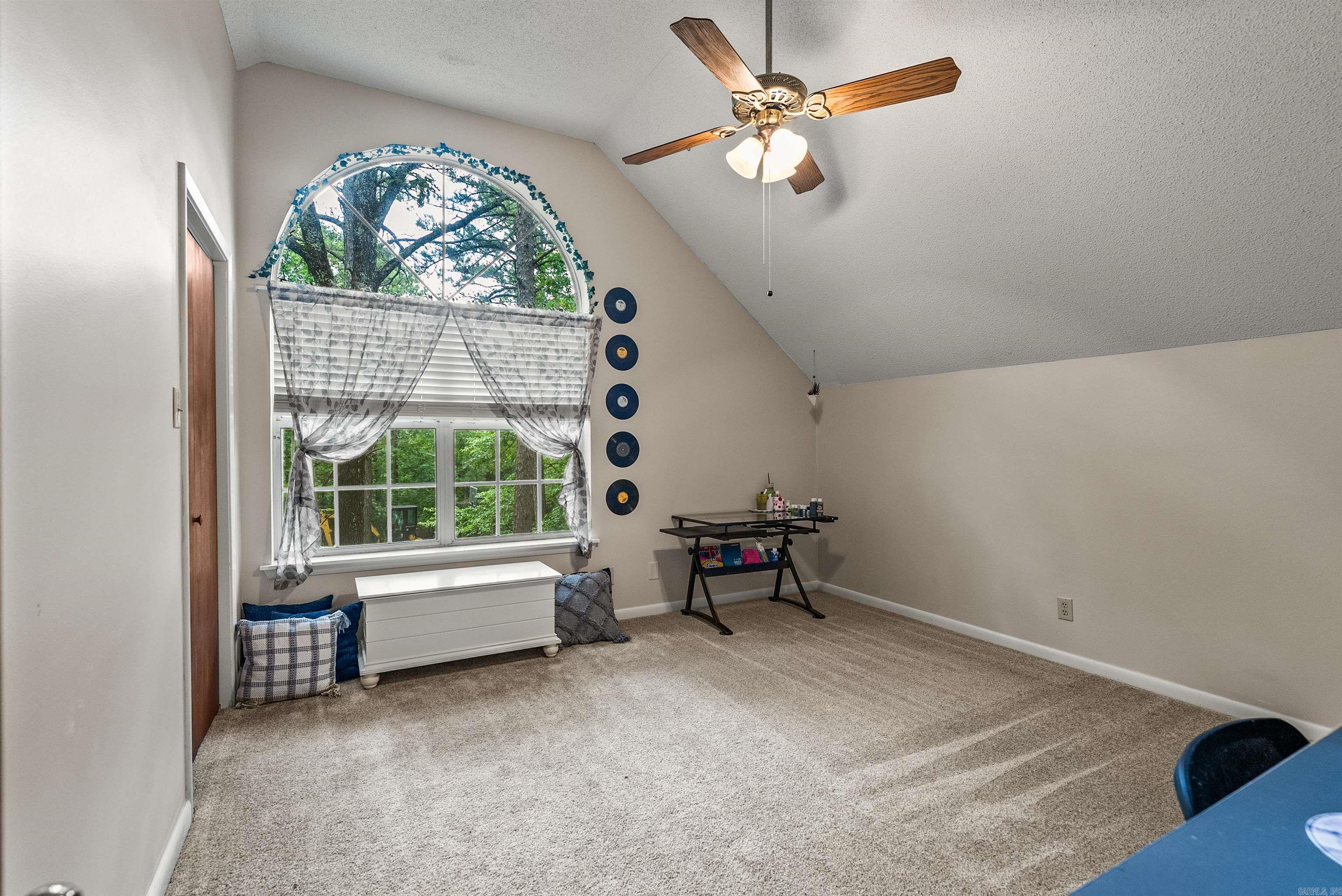 15807 Hunter Lane Property Photo 32