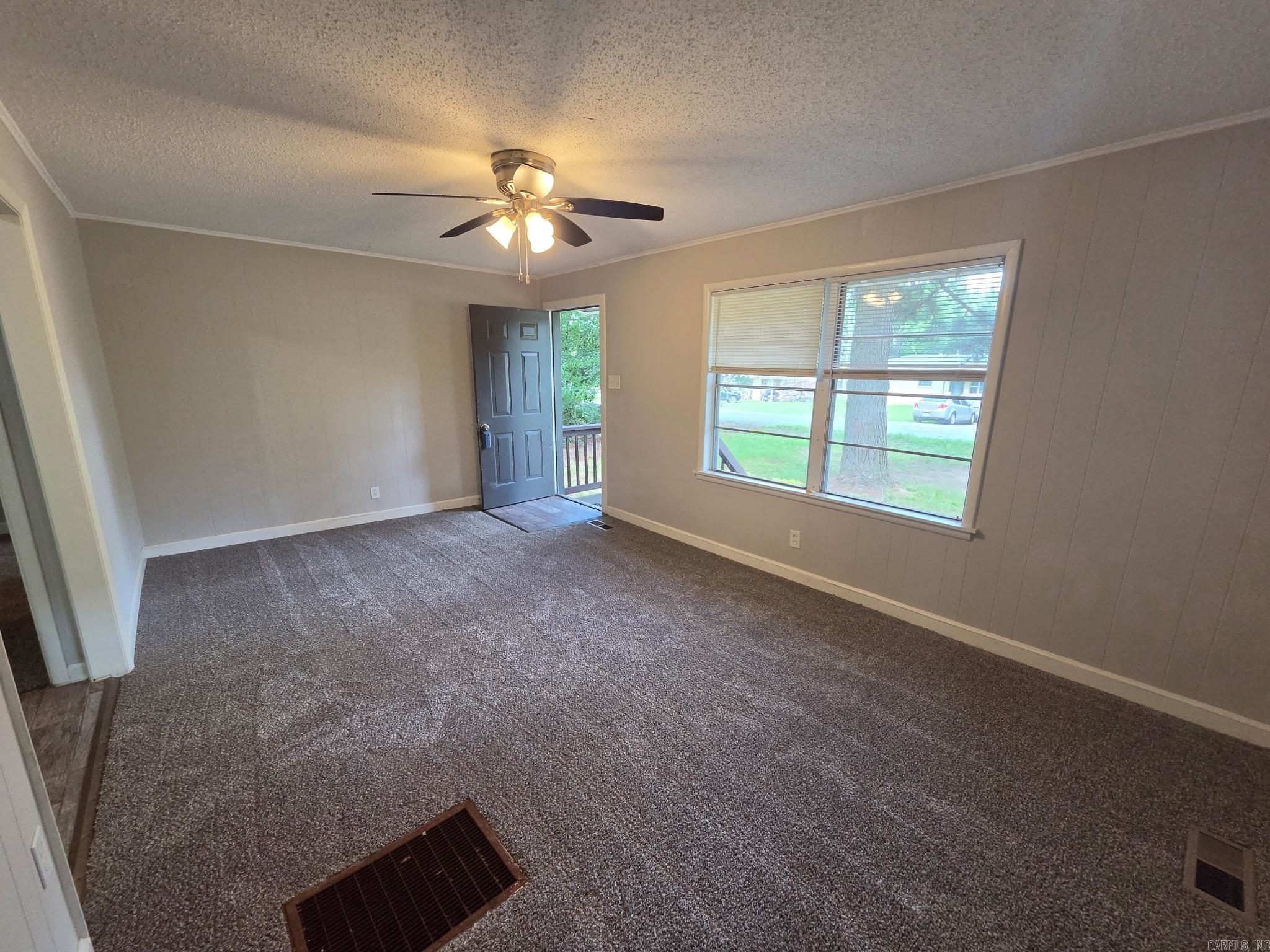 1401 S Bailey Street Property Photo 5