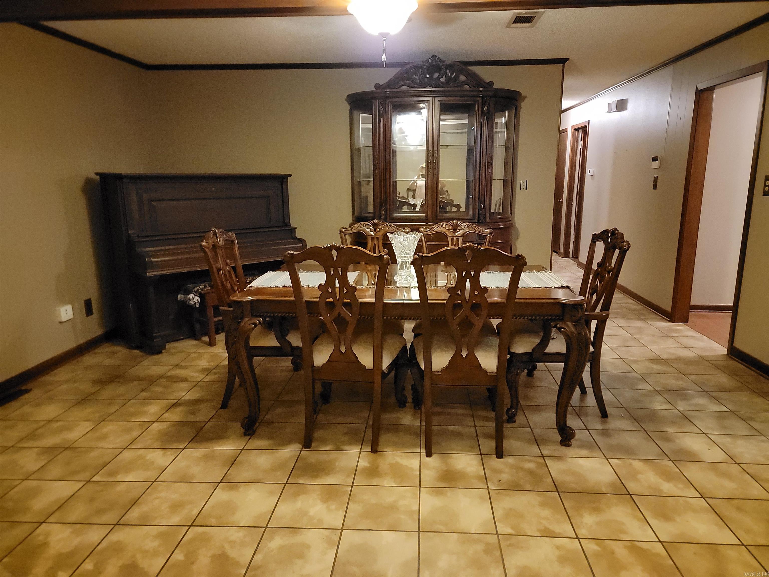 1 Adcock Circle Property Photo 4