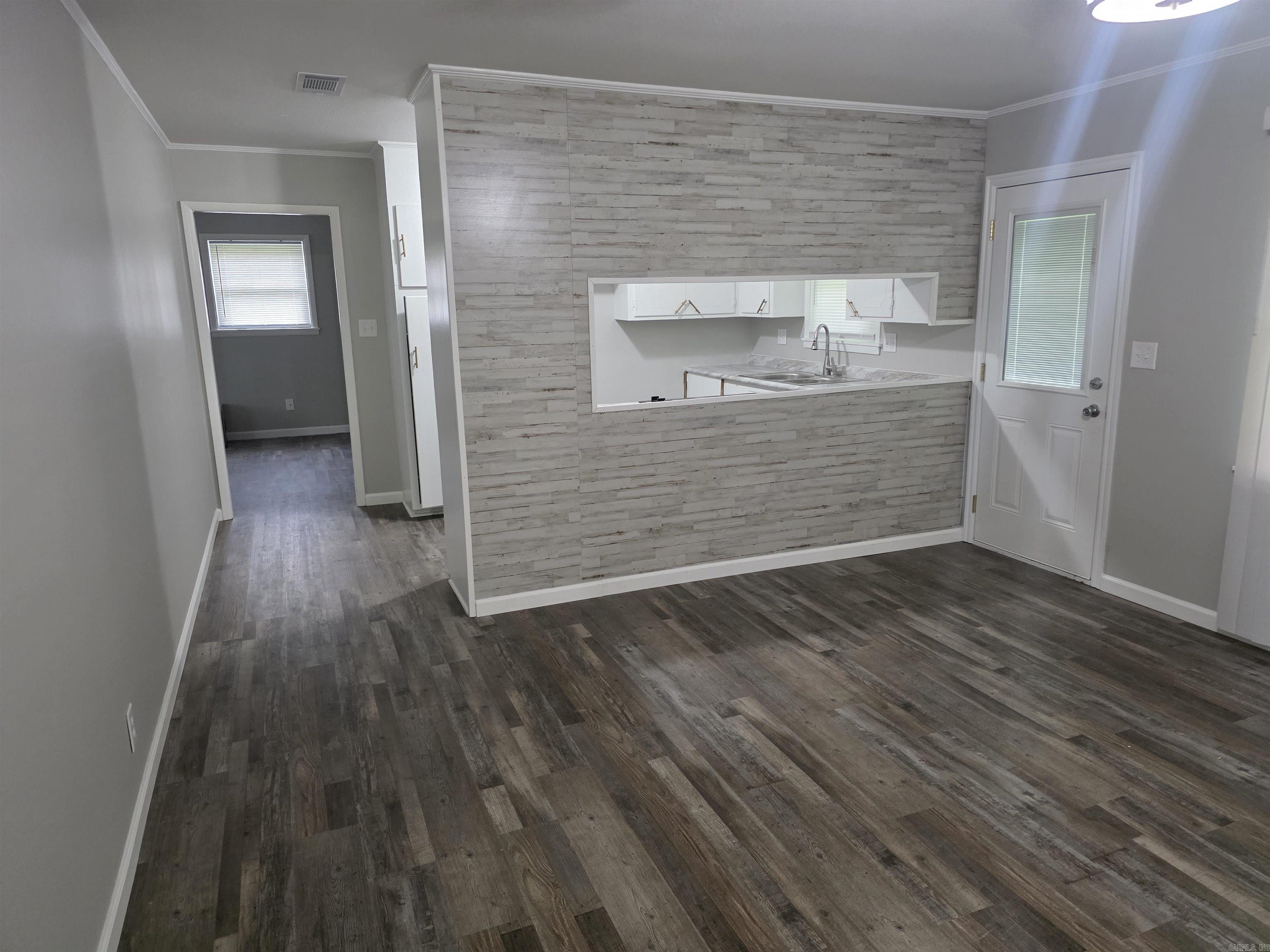 2204 Sheraton Park Drive Property Photo 6