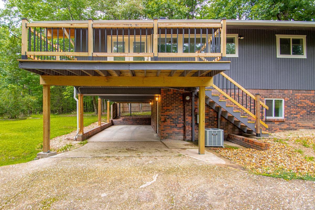 715 Plum Hollow Property Photo 5