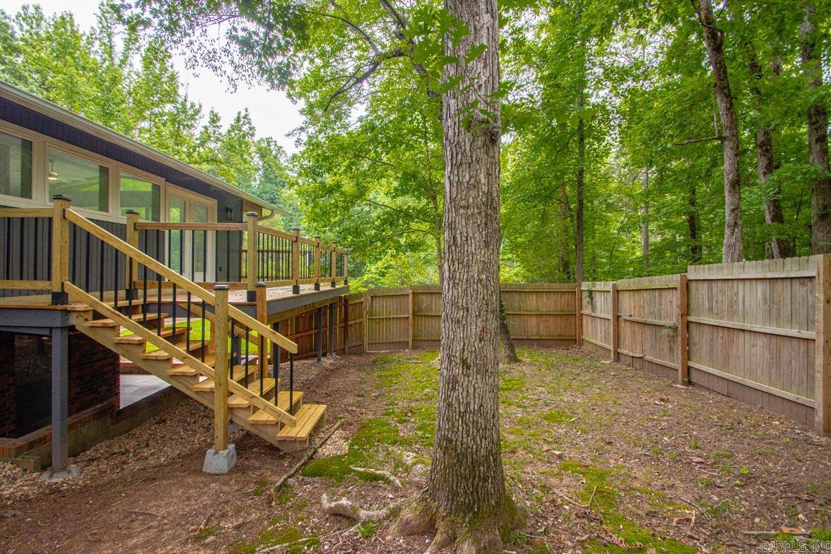 715 Plum Hollow Property Photo 11