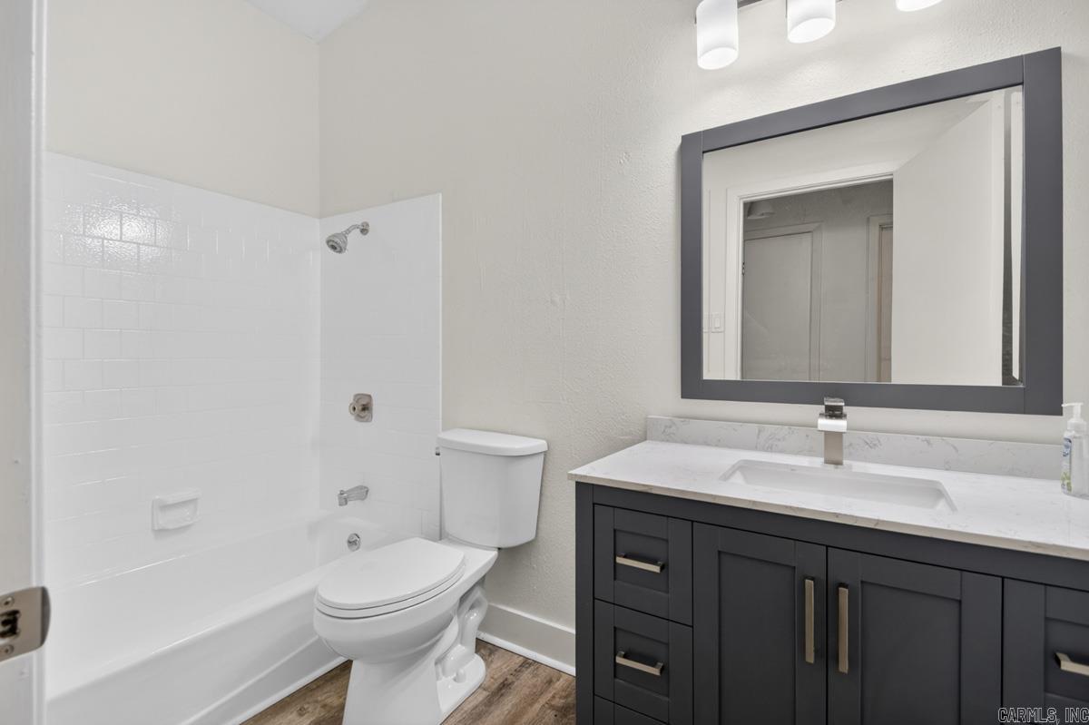 715 Plum Hollow Property Photo 26