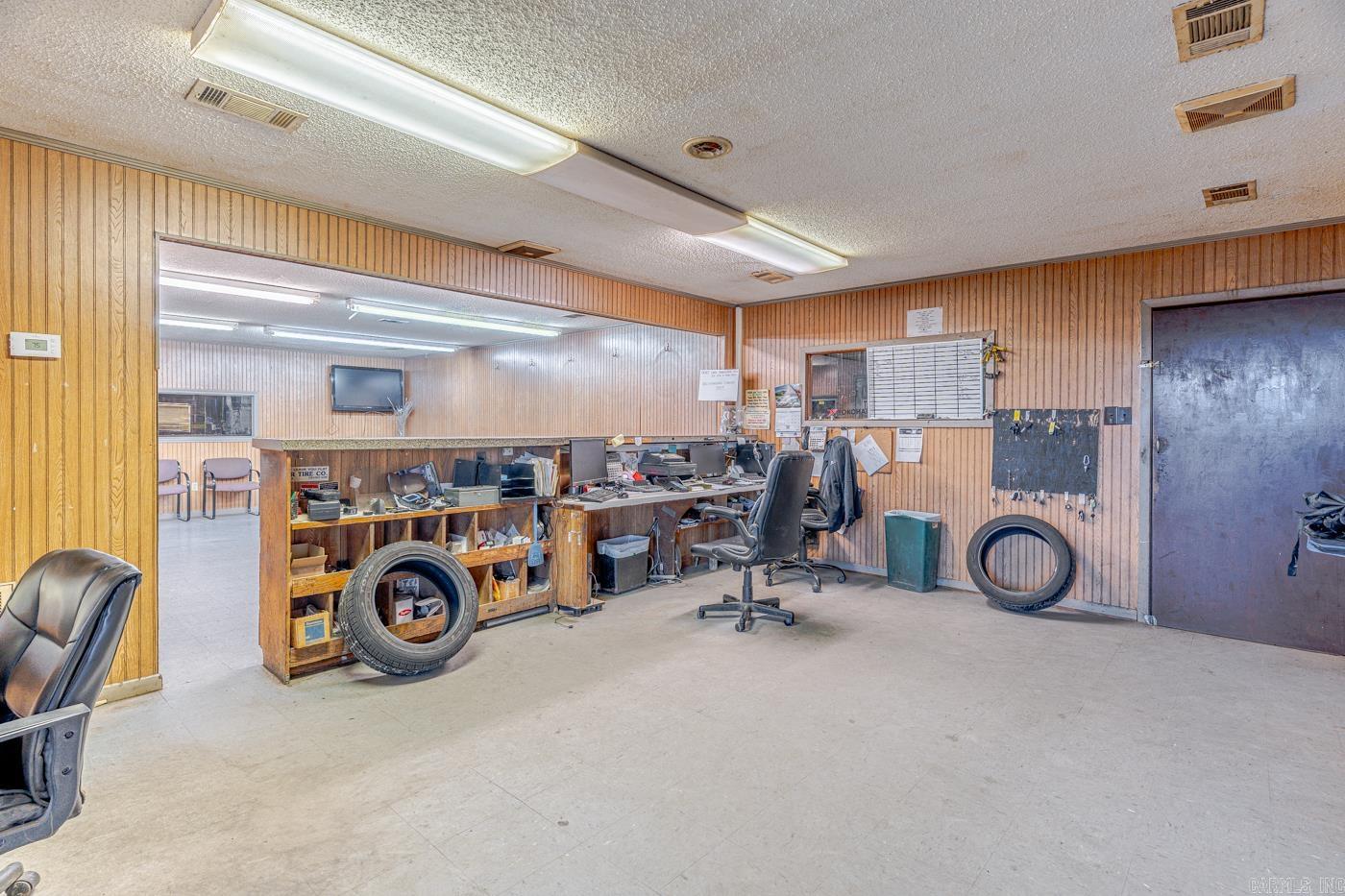 3206 Industrial Dr Property Photo 16
