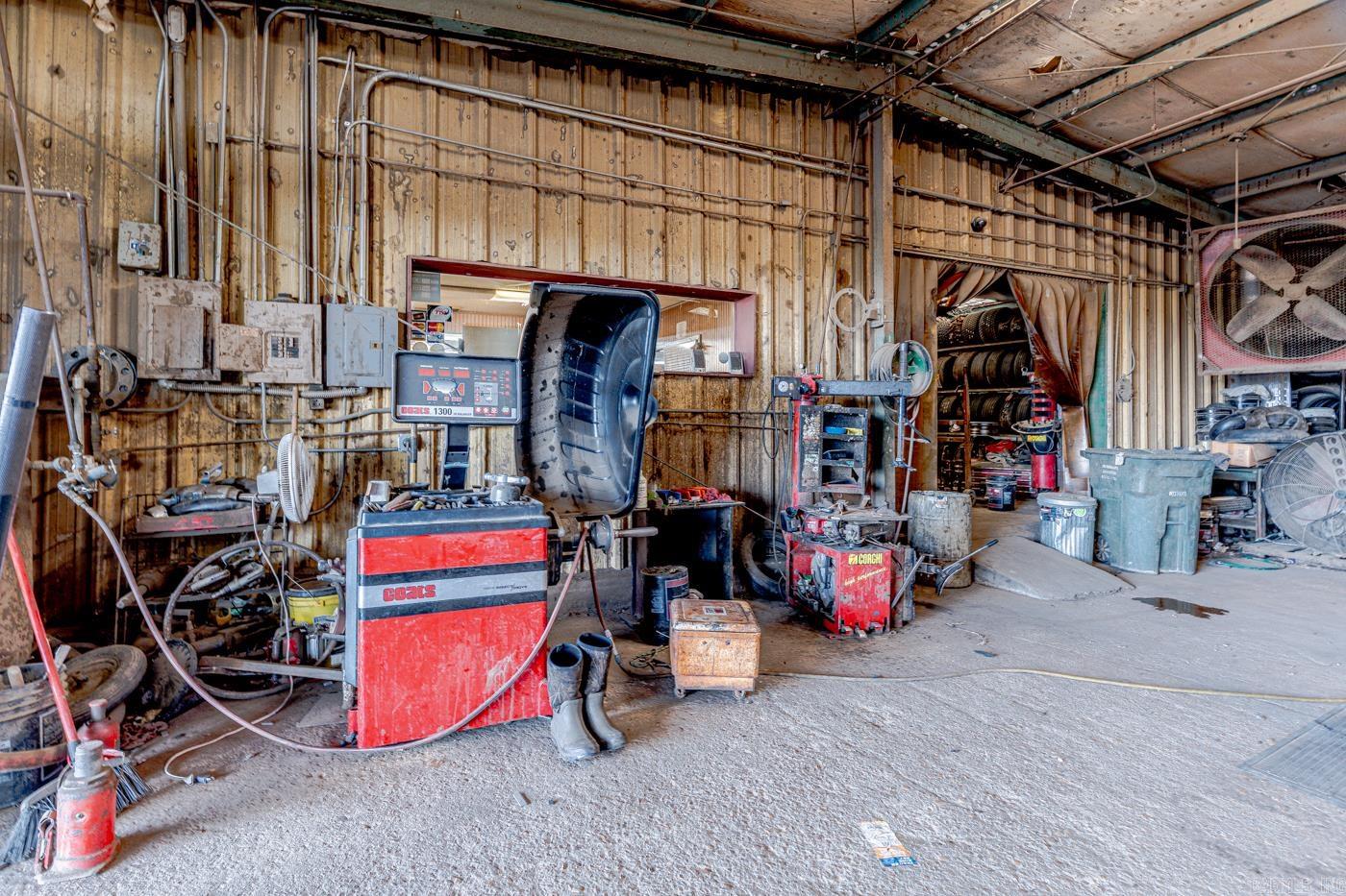 3206 Industrial Dr Property Photo 22