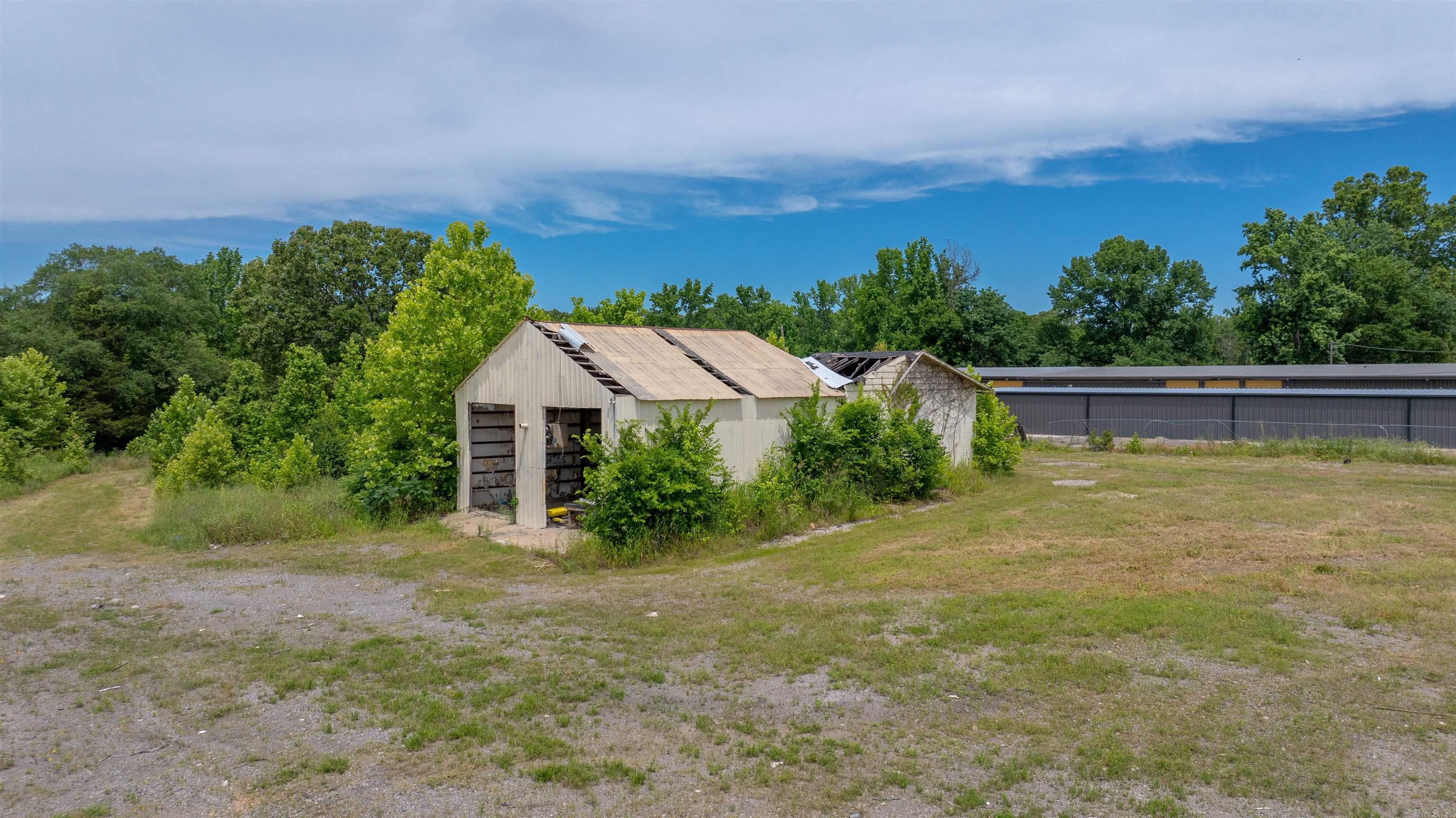 2560 Batesville Boulevard Property Photo 7