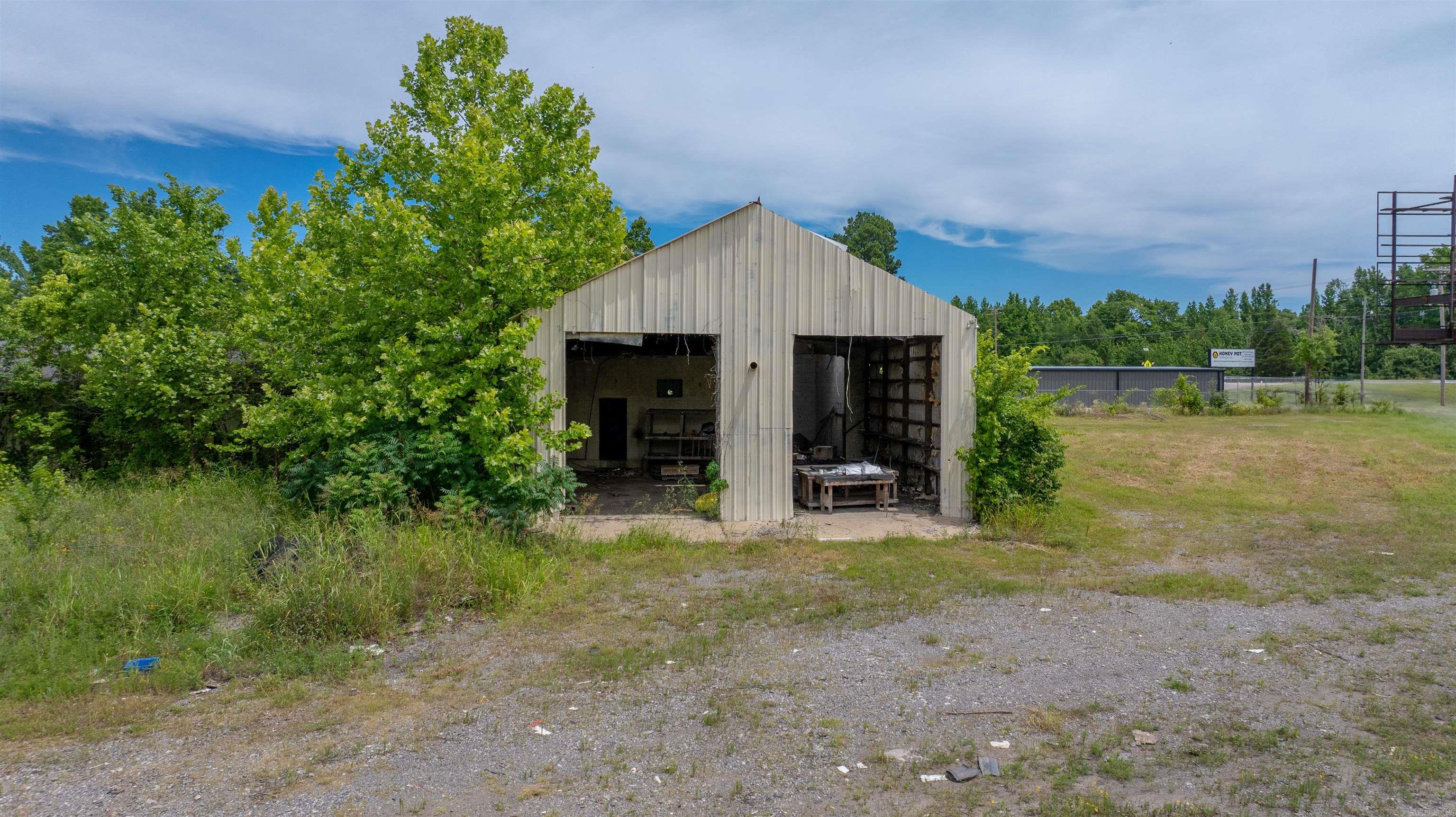 2560 Batesville Boulevard Property Photo 8