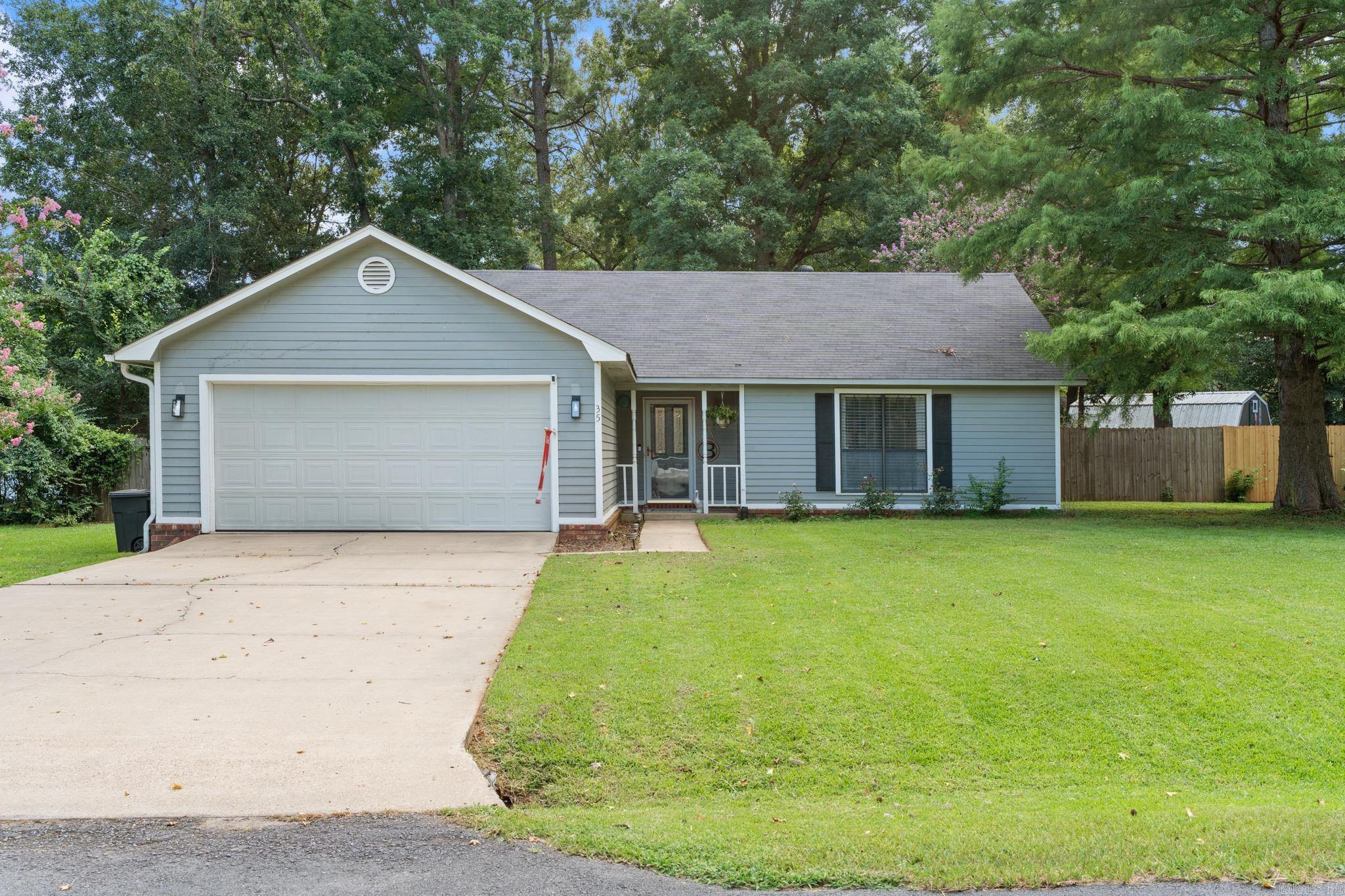 35 Ridgeway Drive Property Photo 1