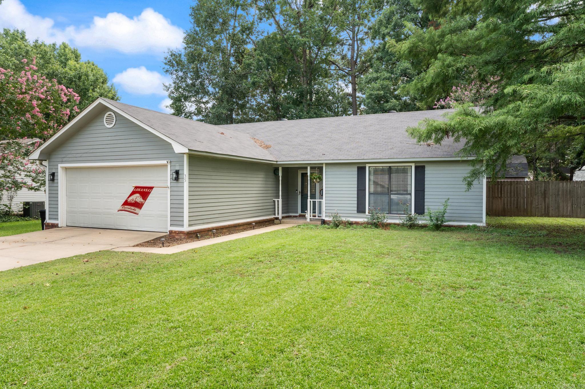 35 Ridgeway Drive Property Photo 2