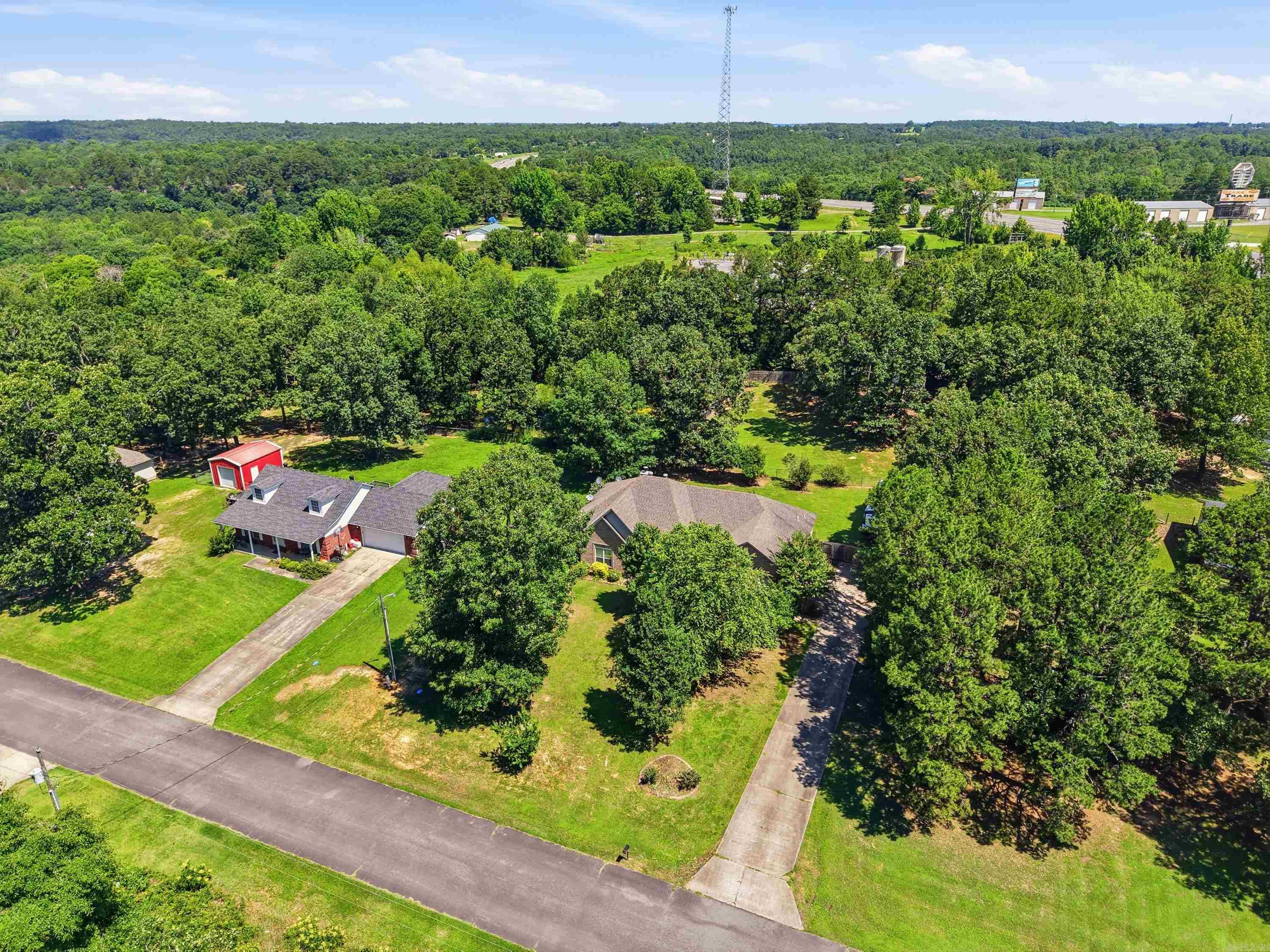 8 Oak Cliff Cove Property Photo 3