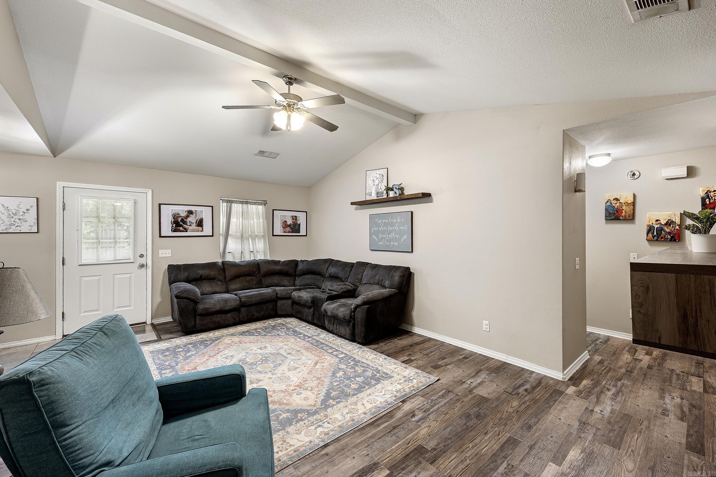 306 Willow Oak Property Photo 3