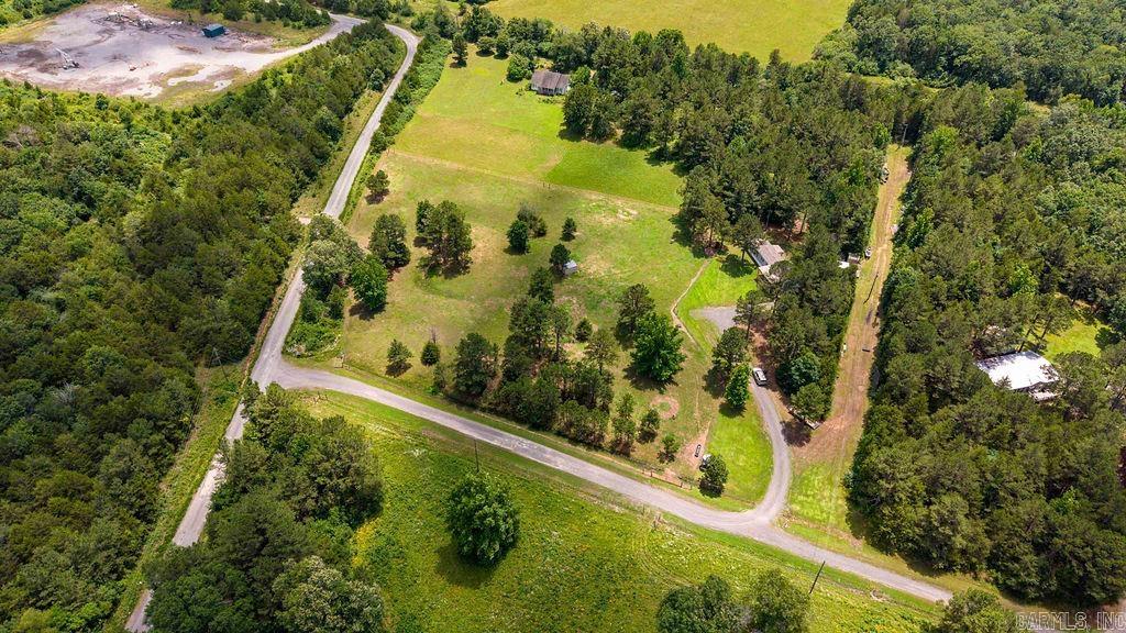518 Quarry Rd Property Photo 4