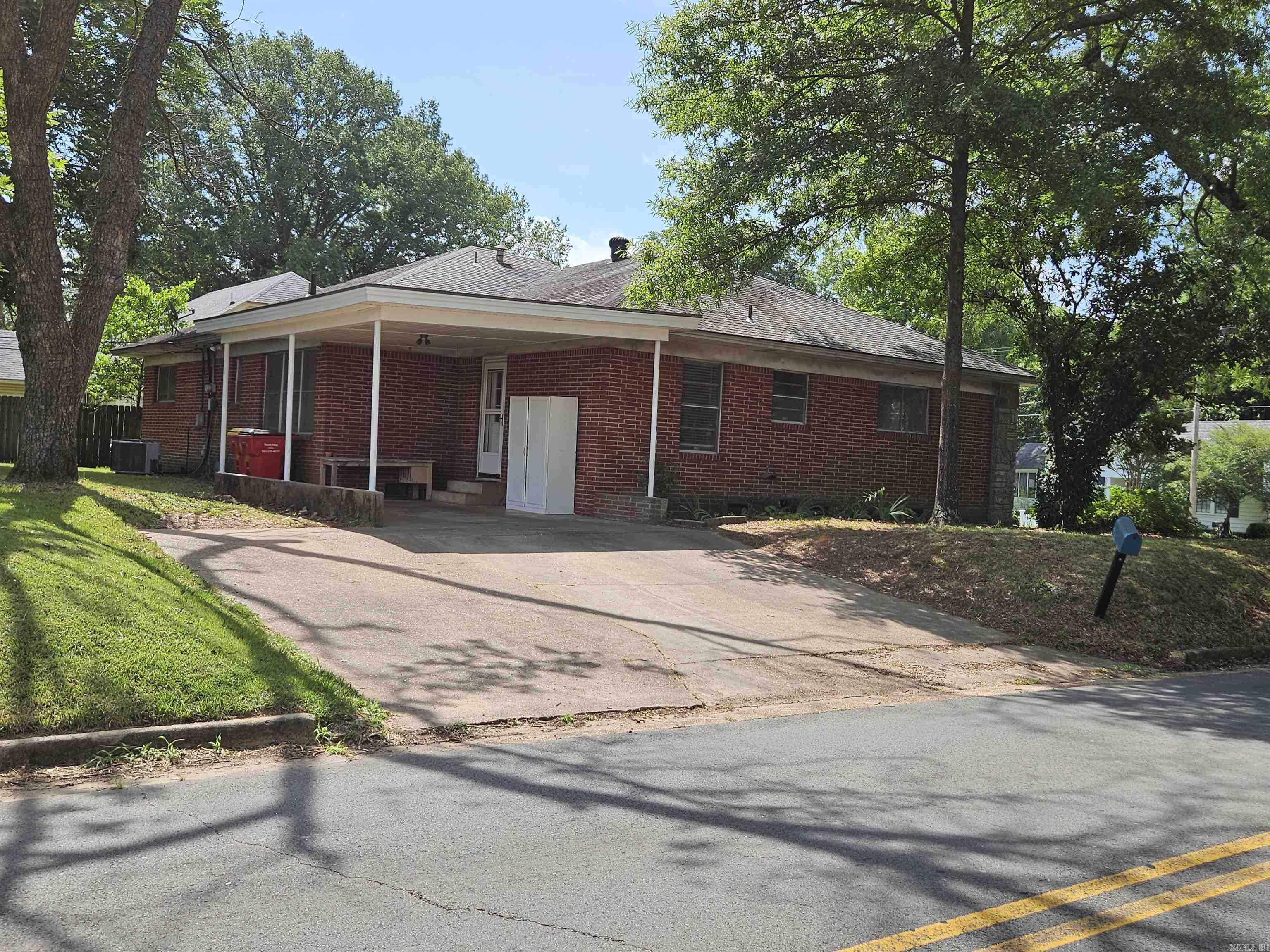 401 E Church Street Property Photo 14