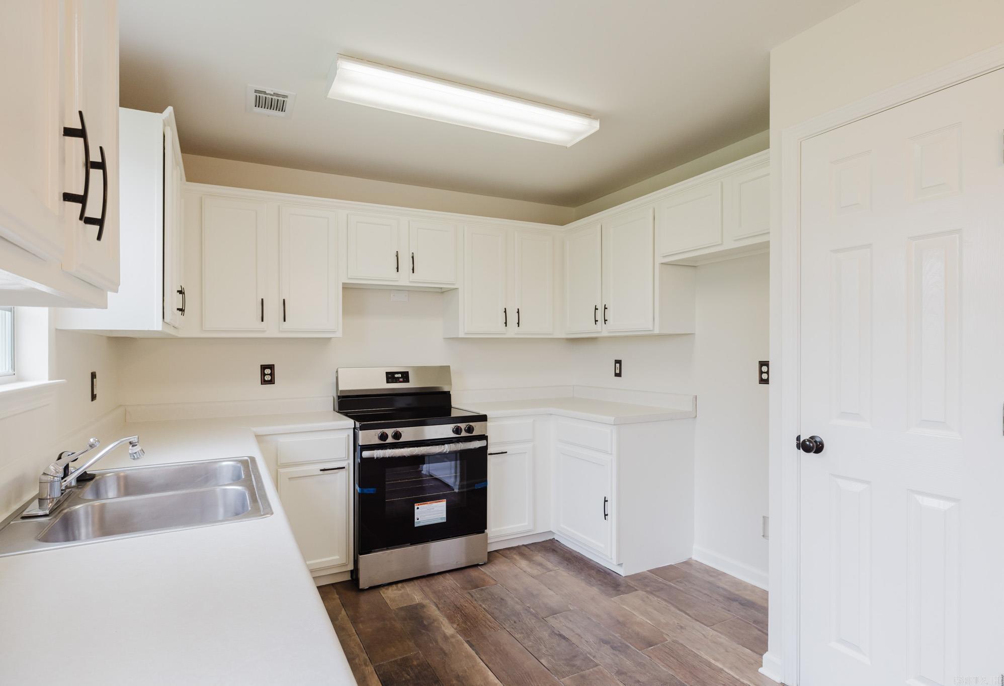 1118 Allyson Avenue Property Photo 6