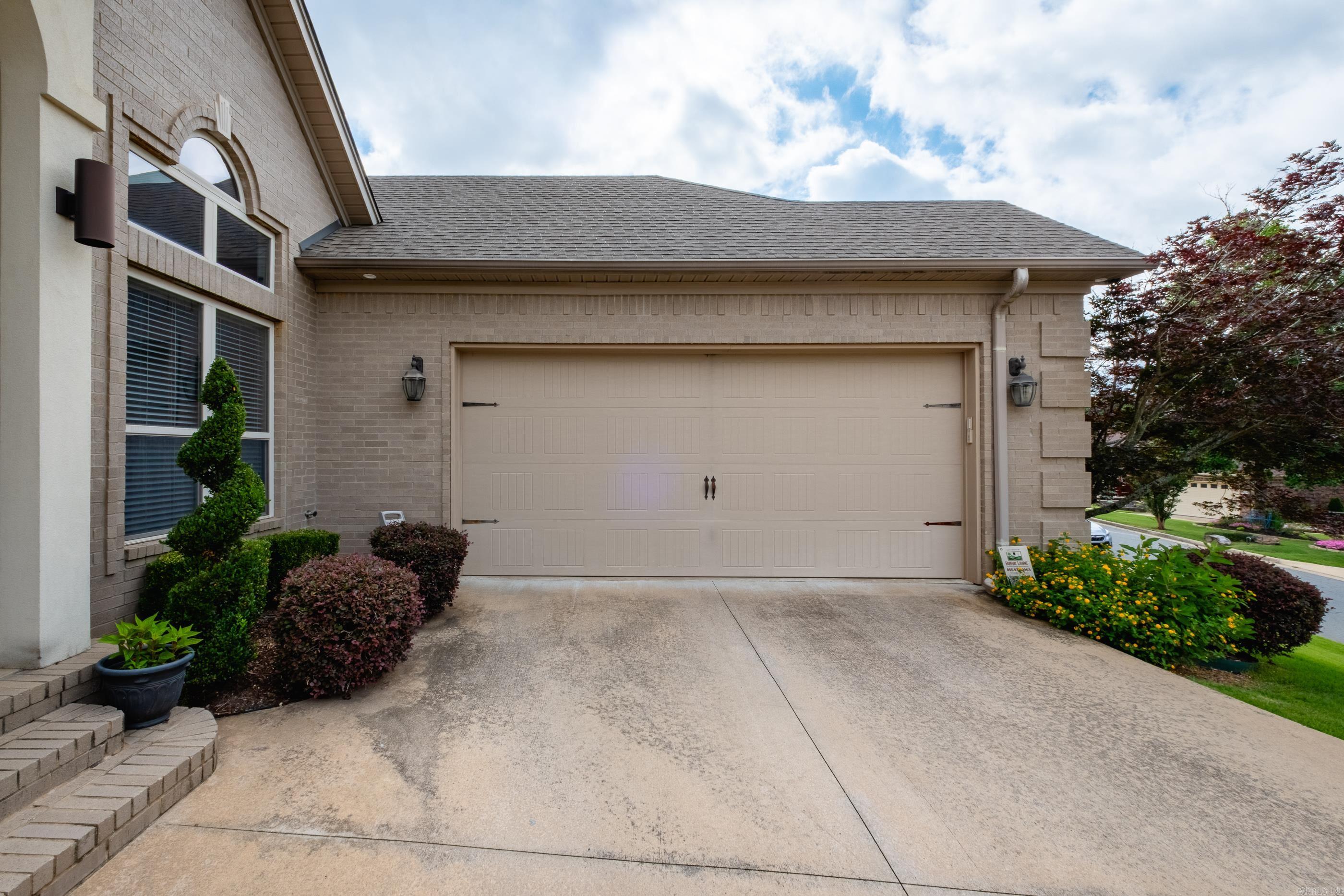 8100 Kanis Pines Drive Property Photo 4