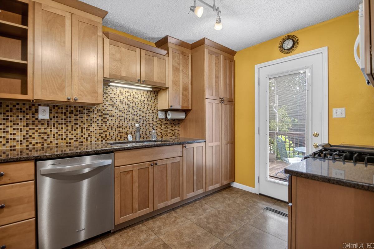 1220 Pine Forest Drive Property Photo 14