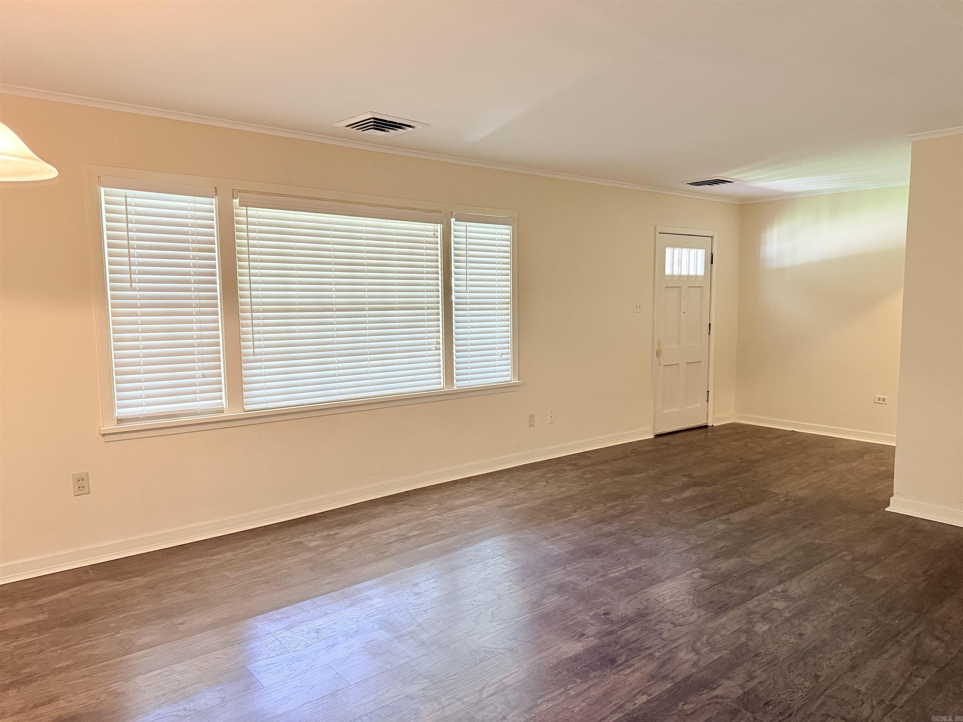 1106 Beech St Property Photo 3