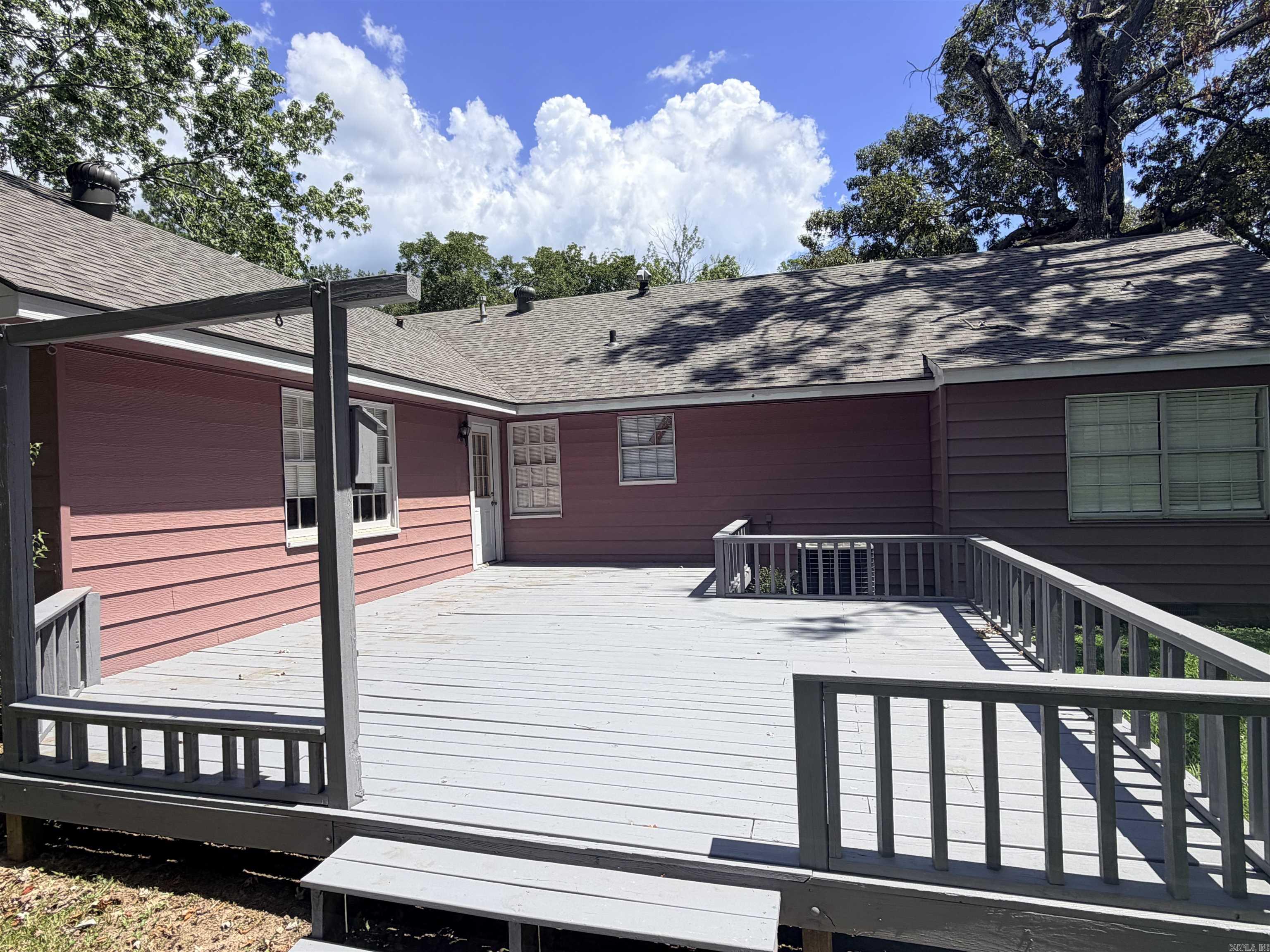 1106 Beech St Property Photo 3