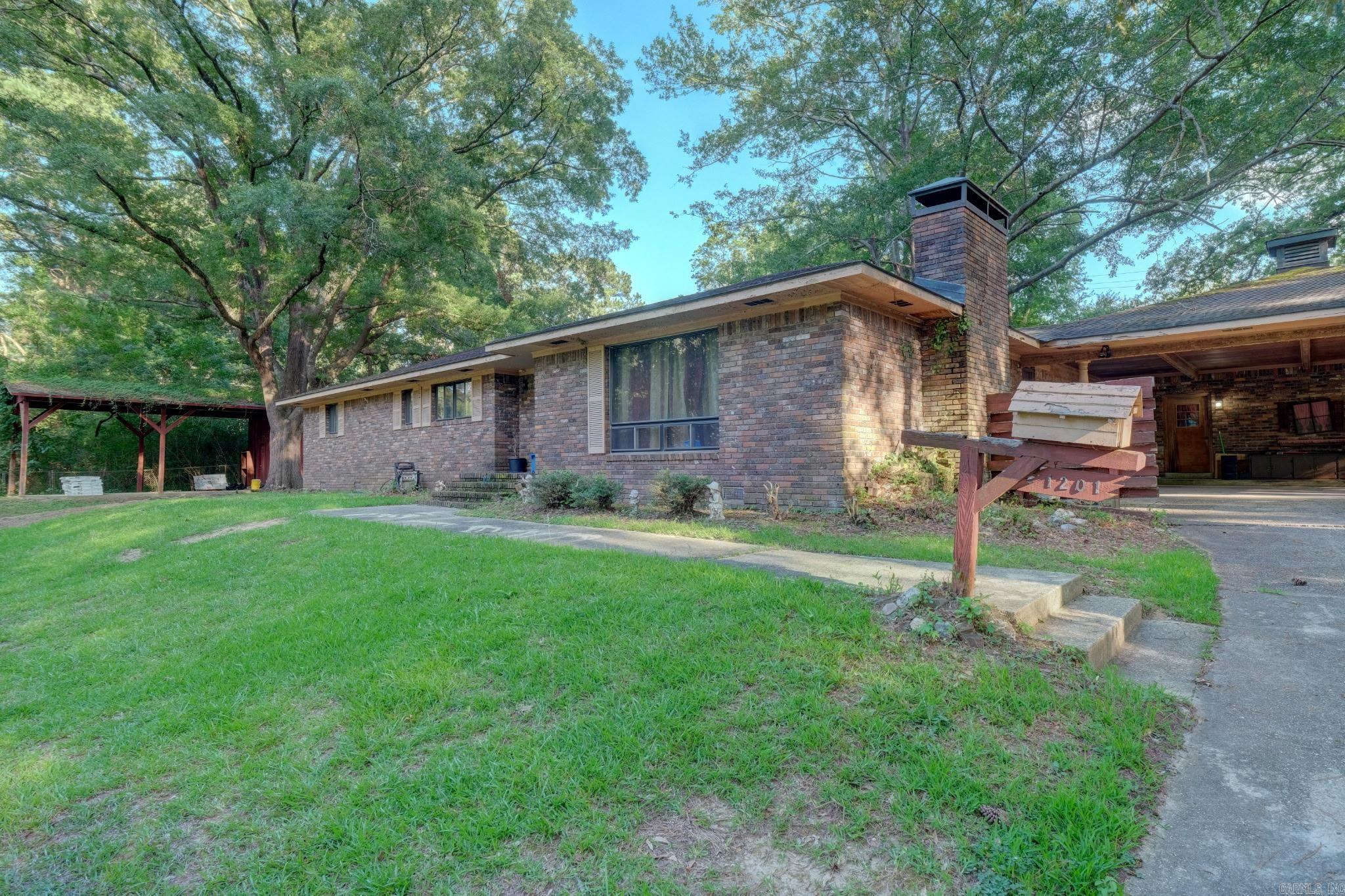 1201 Trinity Street Property Photo 3