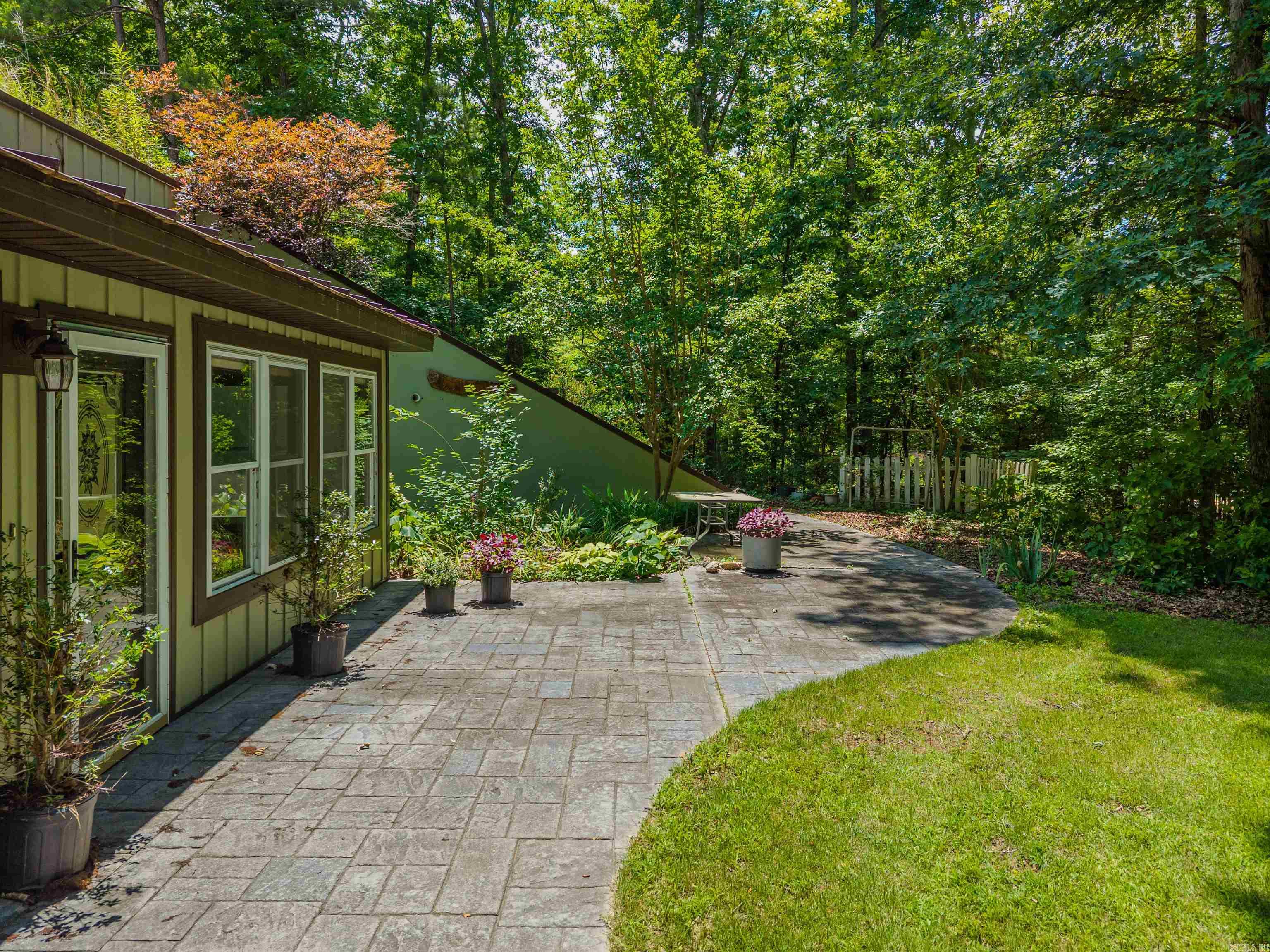 15700 Vimy Woods Property Photo 5