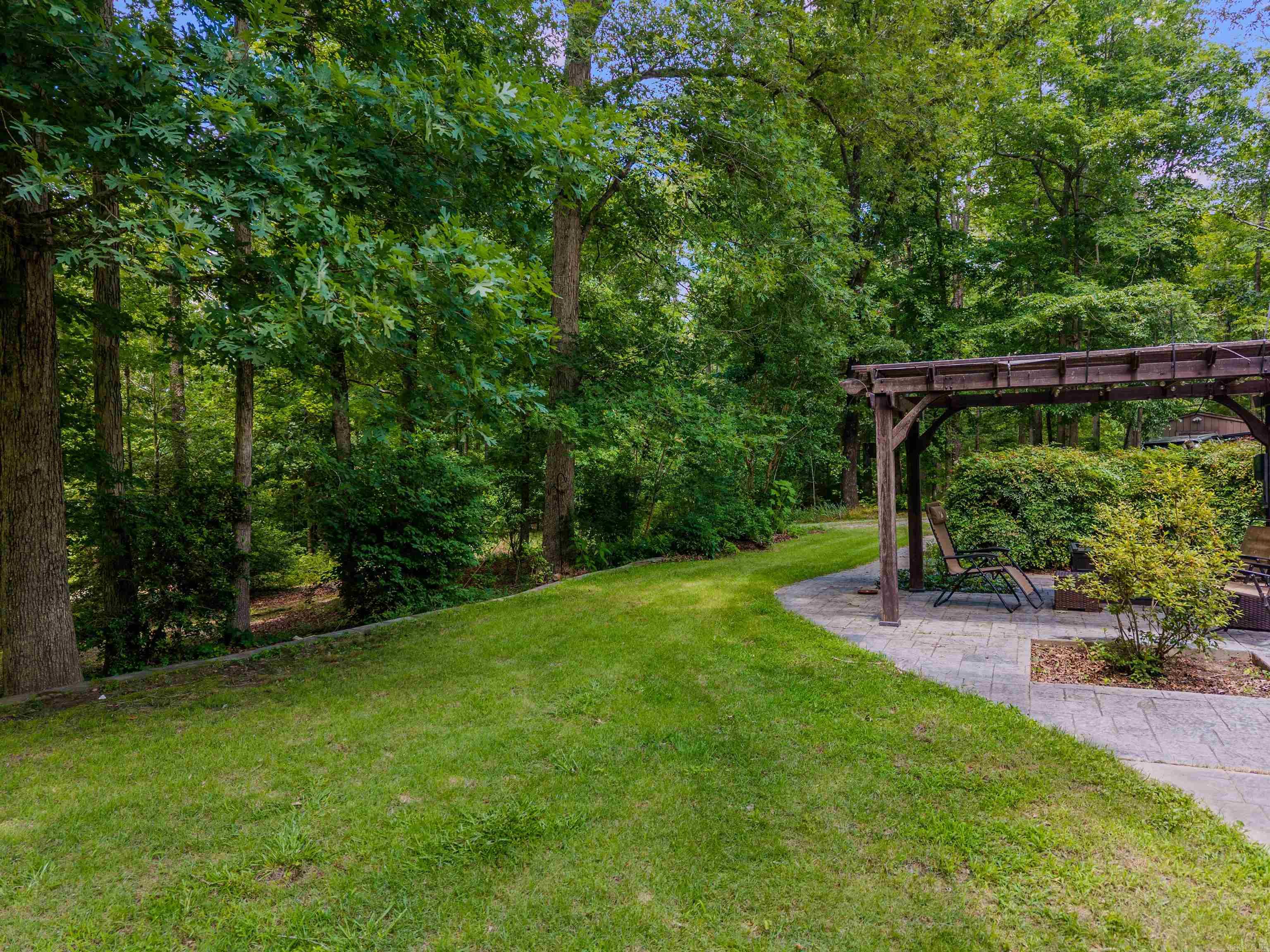 15700 Vimy Woods Property Photo 9