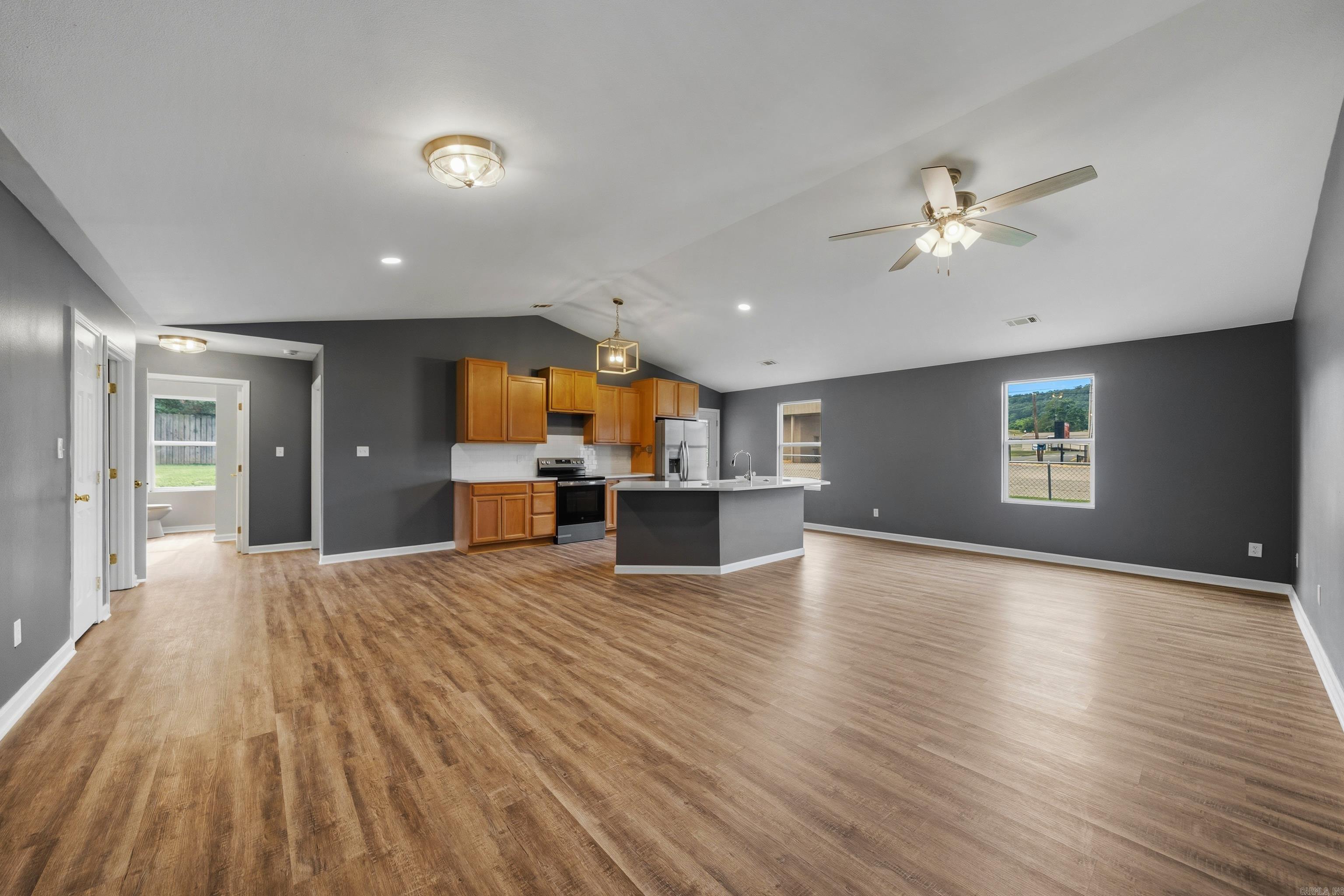 163 Eagle Pass Trail Property Photo 4