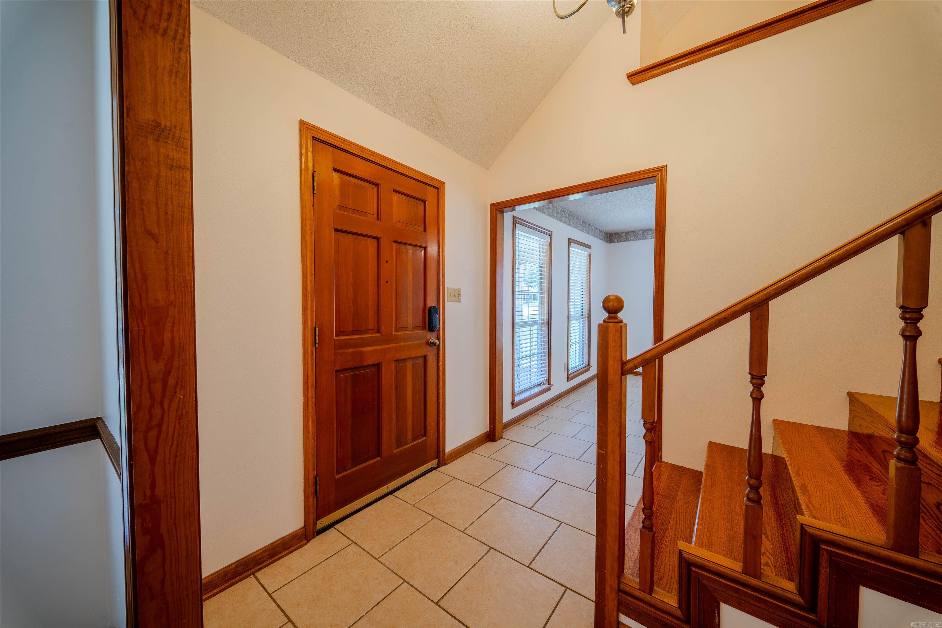 1016 Oakridge Drive Property Photo 6