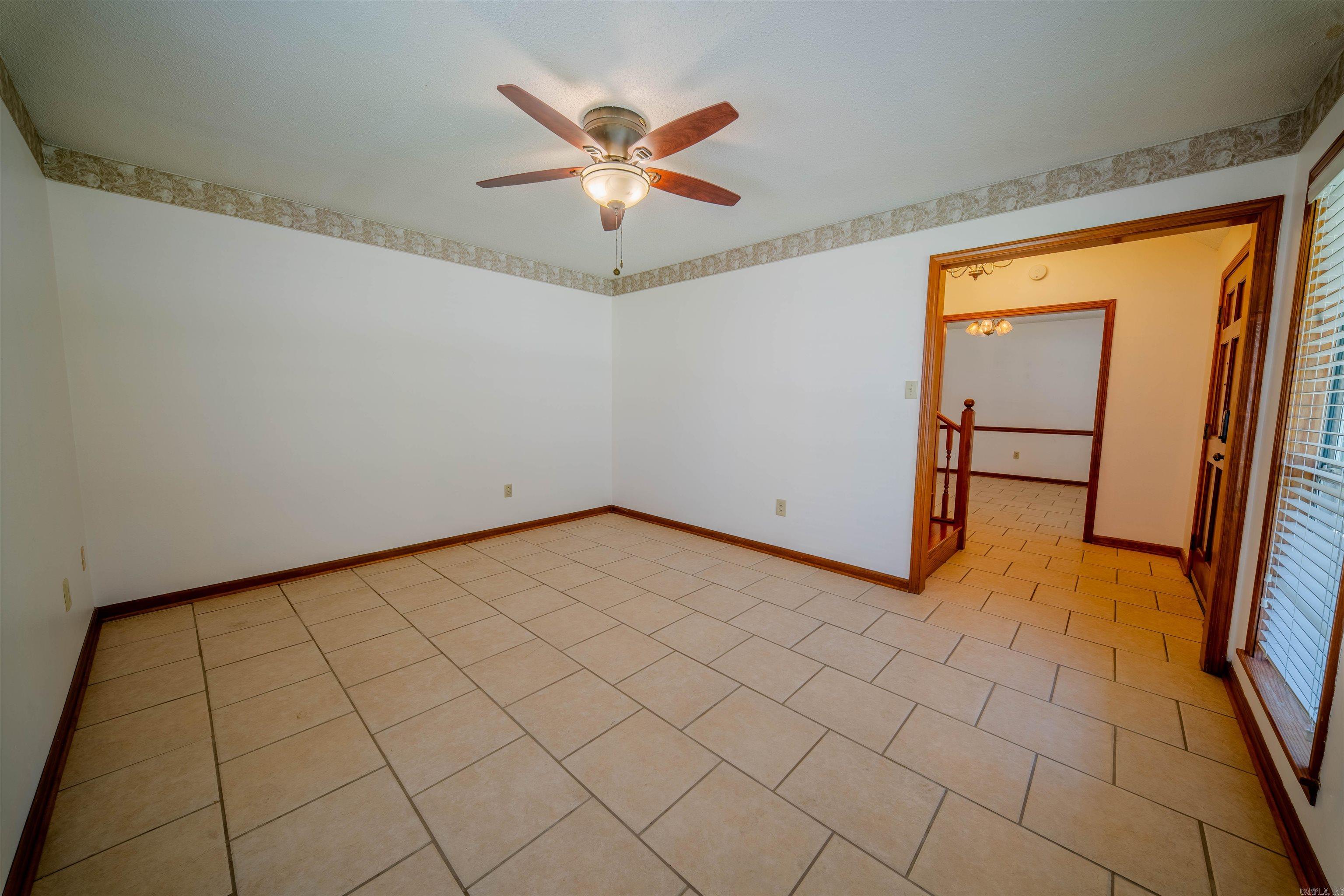 1016 Oakridge Drive Property Photo 8