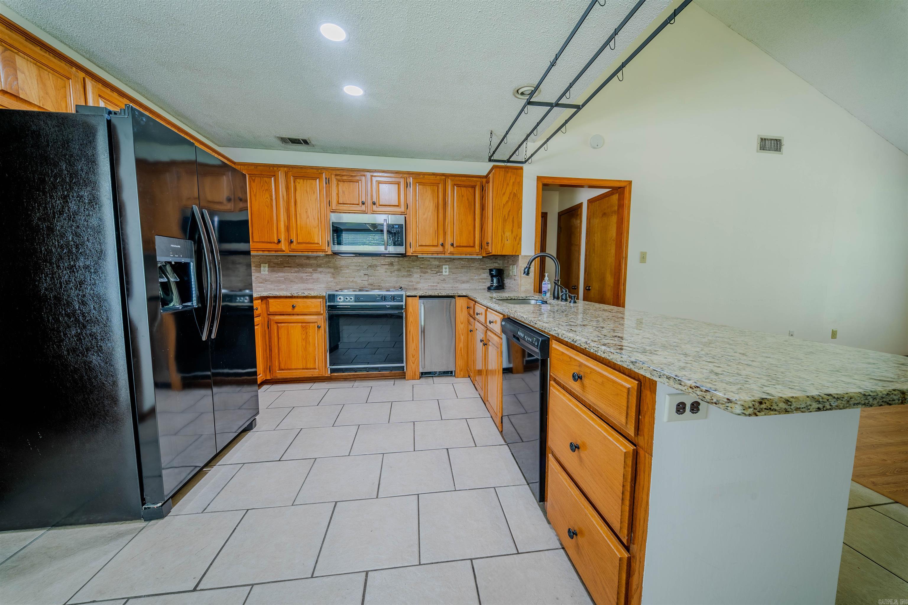 1016 Oakridge Drive Property Photo 13