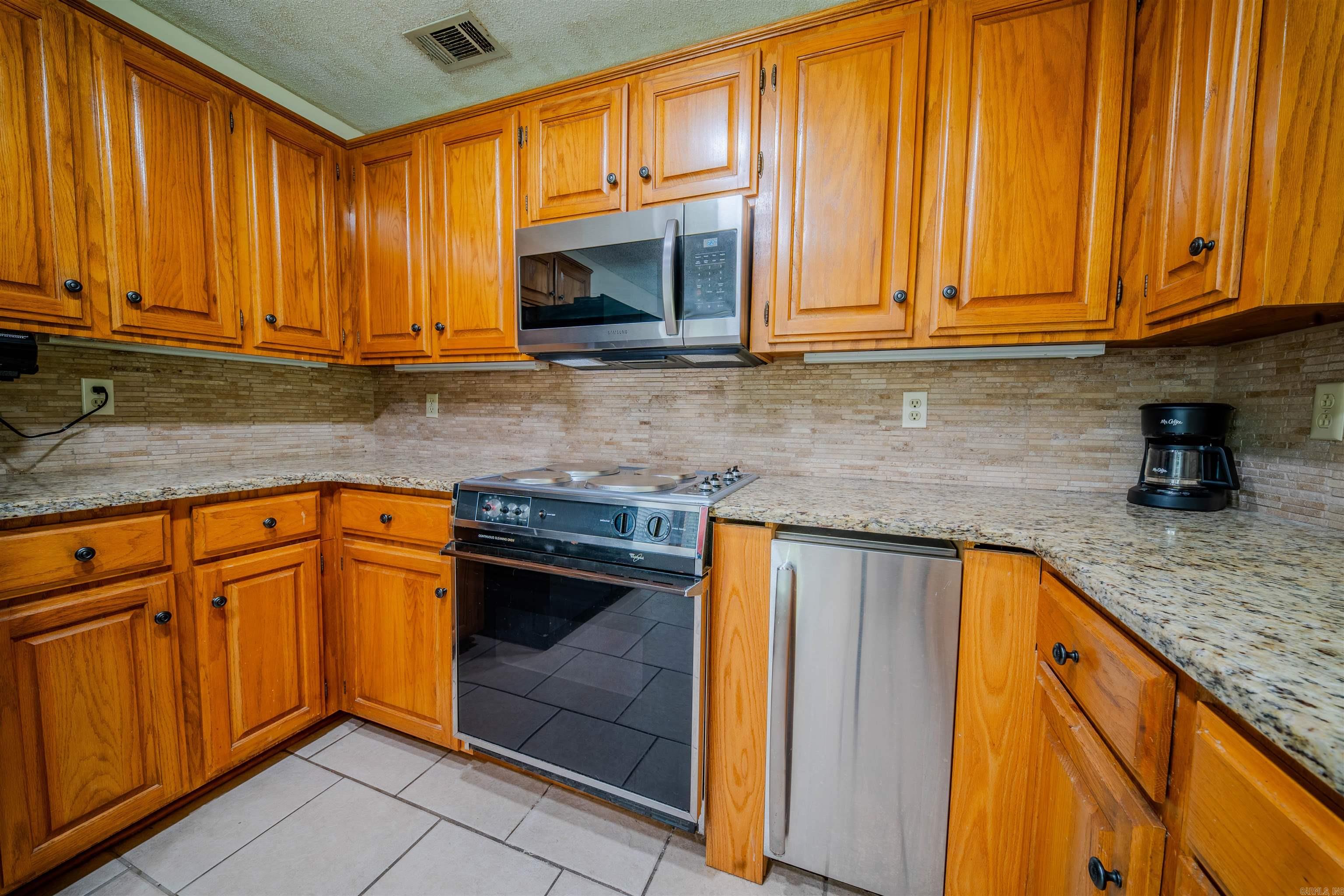 1016 Oakridge Drive Property Photo 15