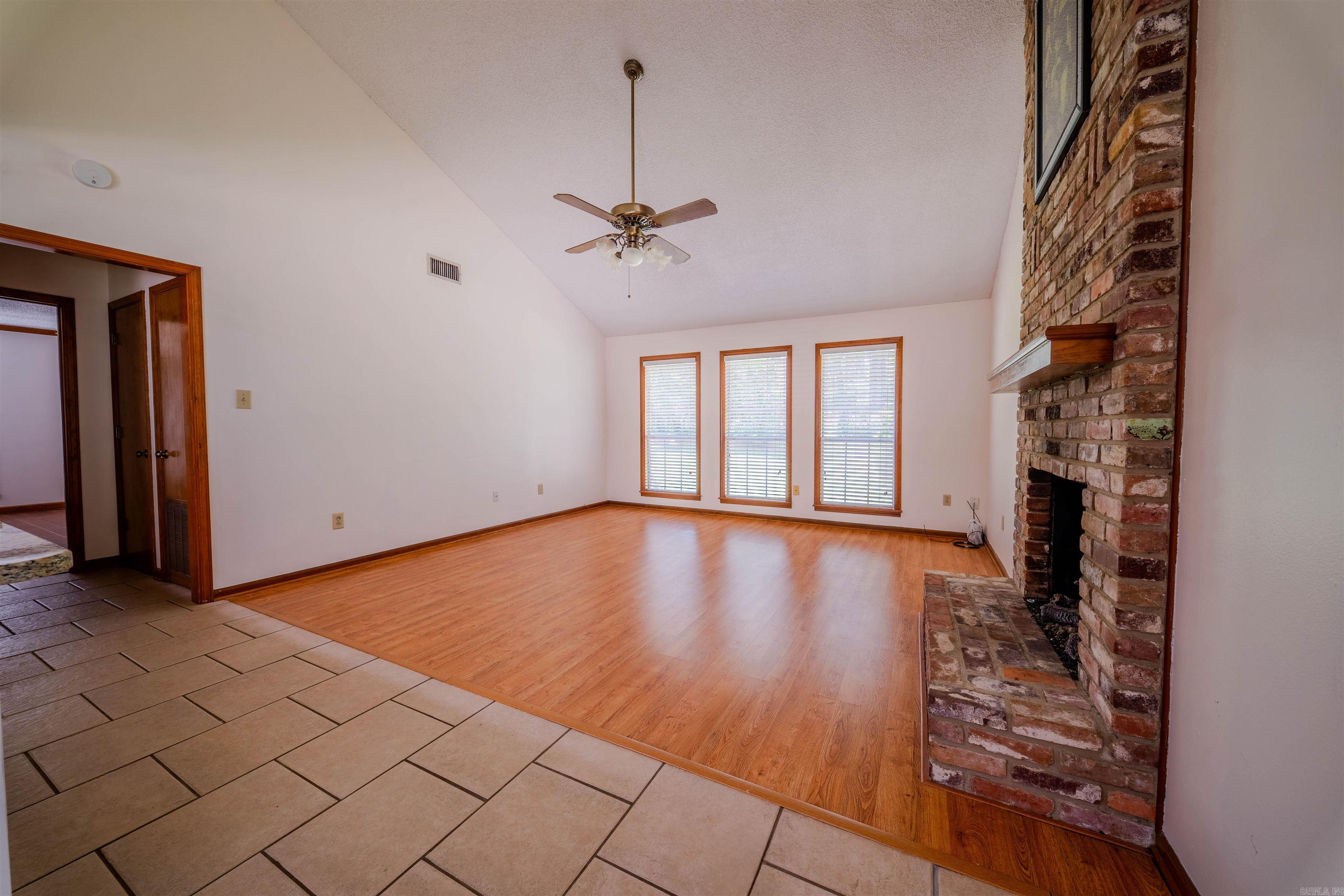 1016 Oakridge Drive Property Photo 20