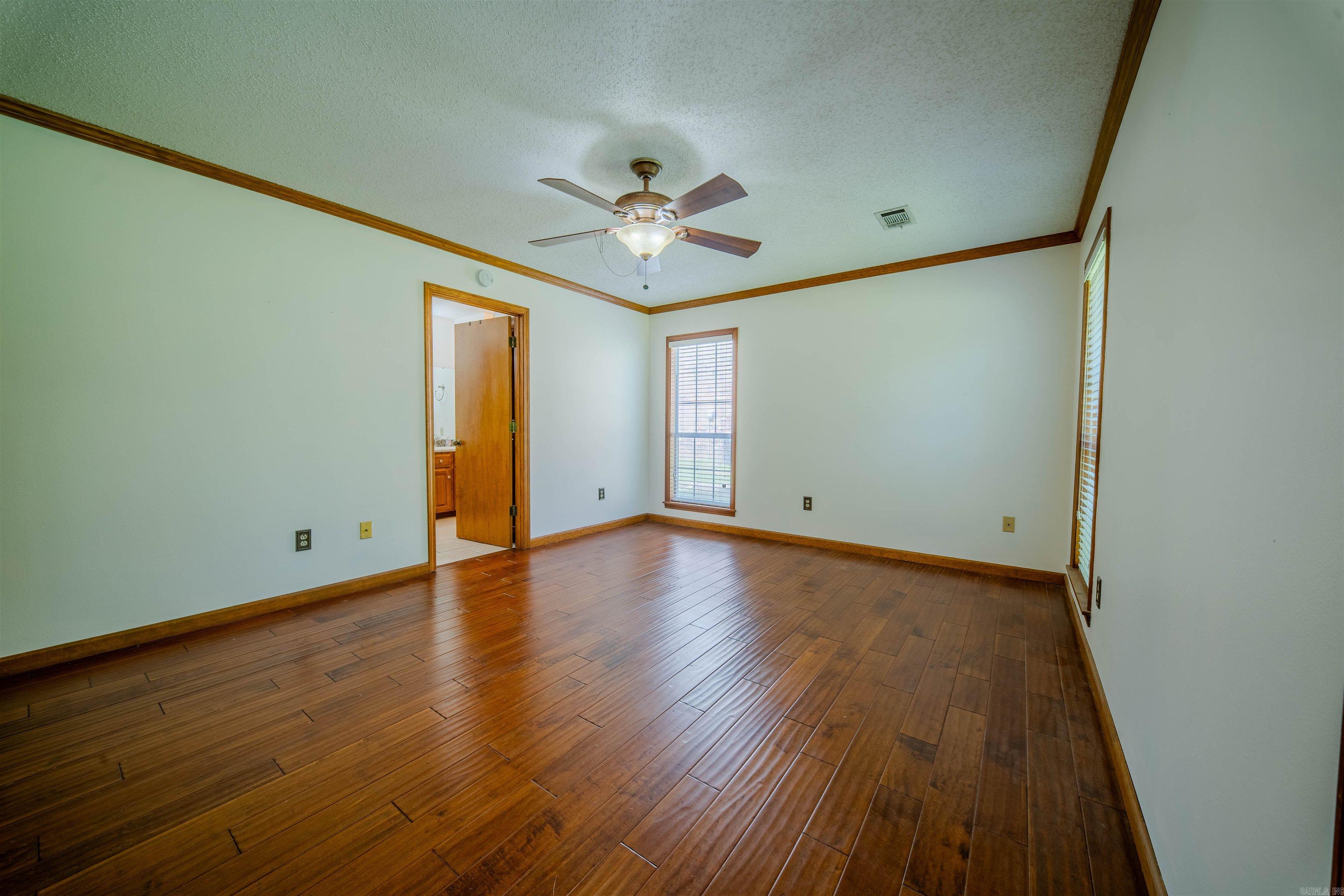 1016 Oakridge Drive Property Photo 23