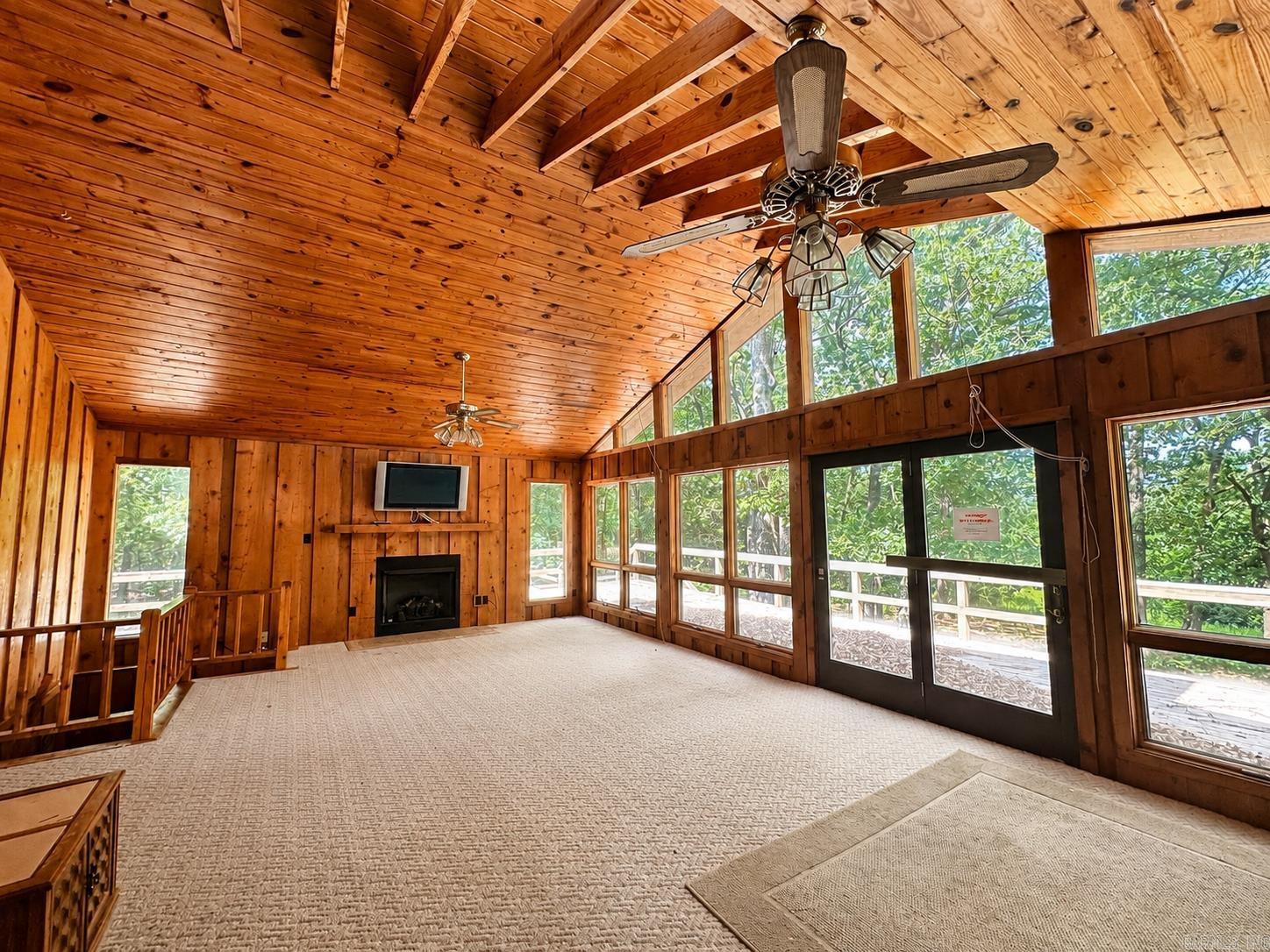660 Potters Point Property Photo 5