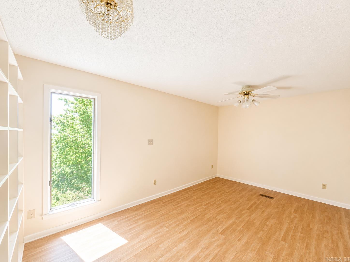 660 Potters Point Property Photo 11