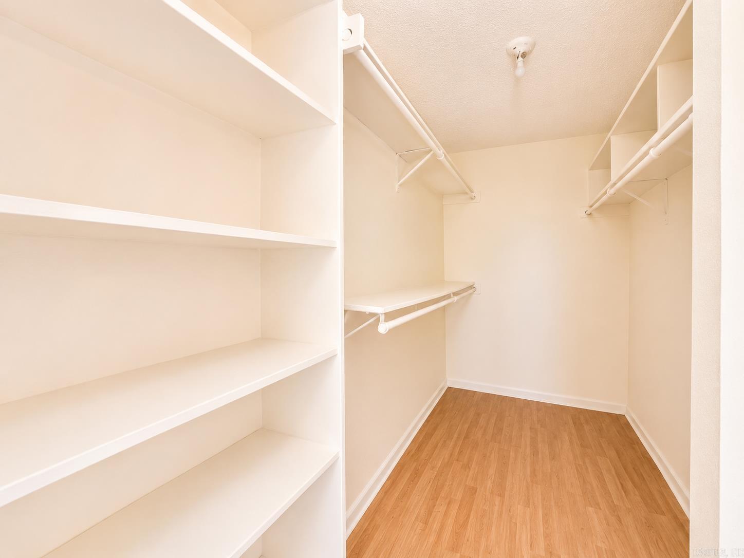 660 Potters Point Property Photo 13