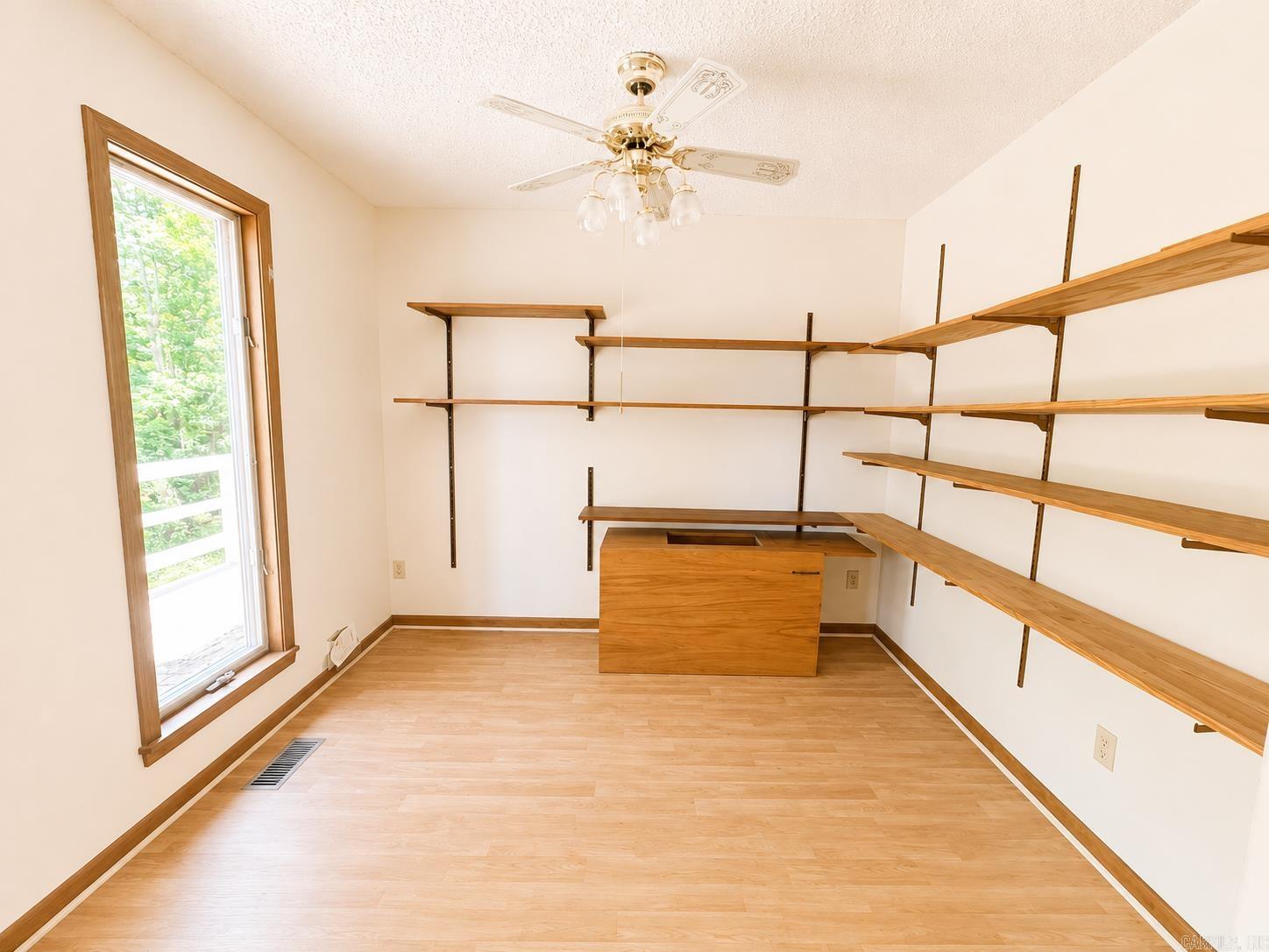 660 Potters Point Property Photo 14