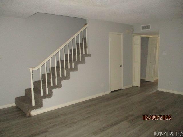 2126 Fendley Dr Property Photo 5