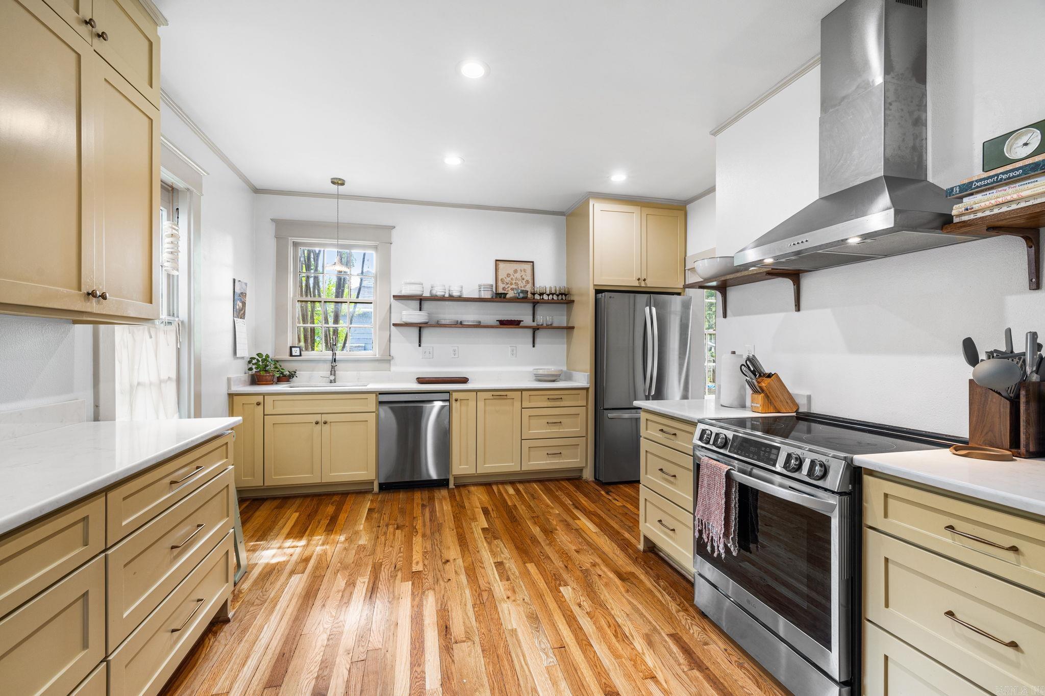 1901 Broadway Street Property Photo 8