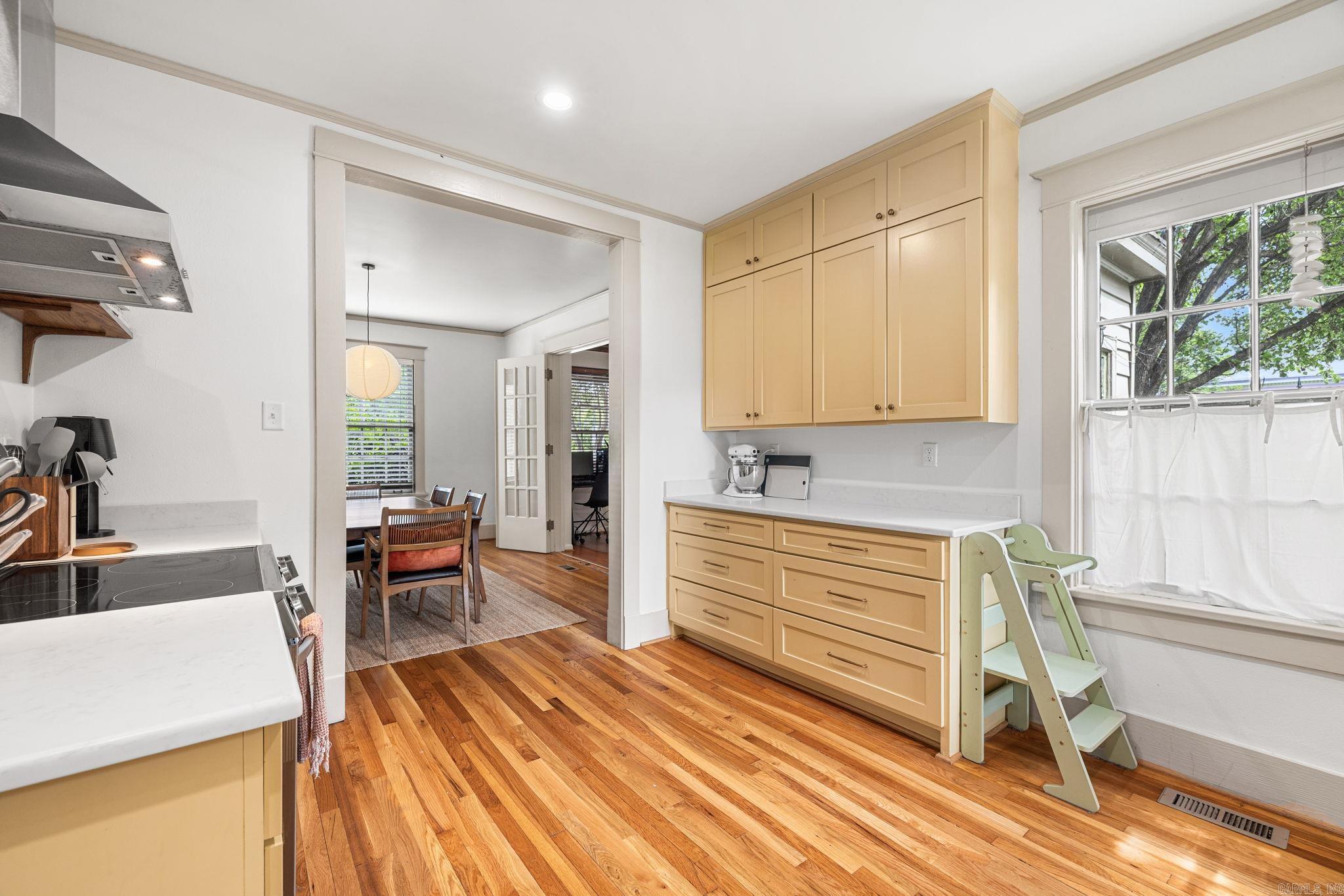 1901 Broadway Street Property Photo 9