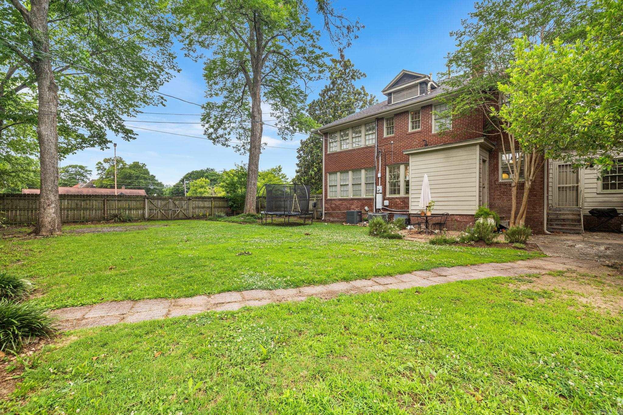 1901 Broadway Street Property Photo 32